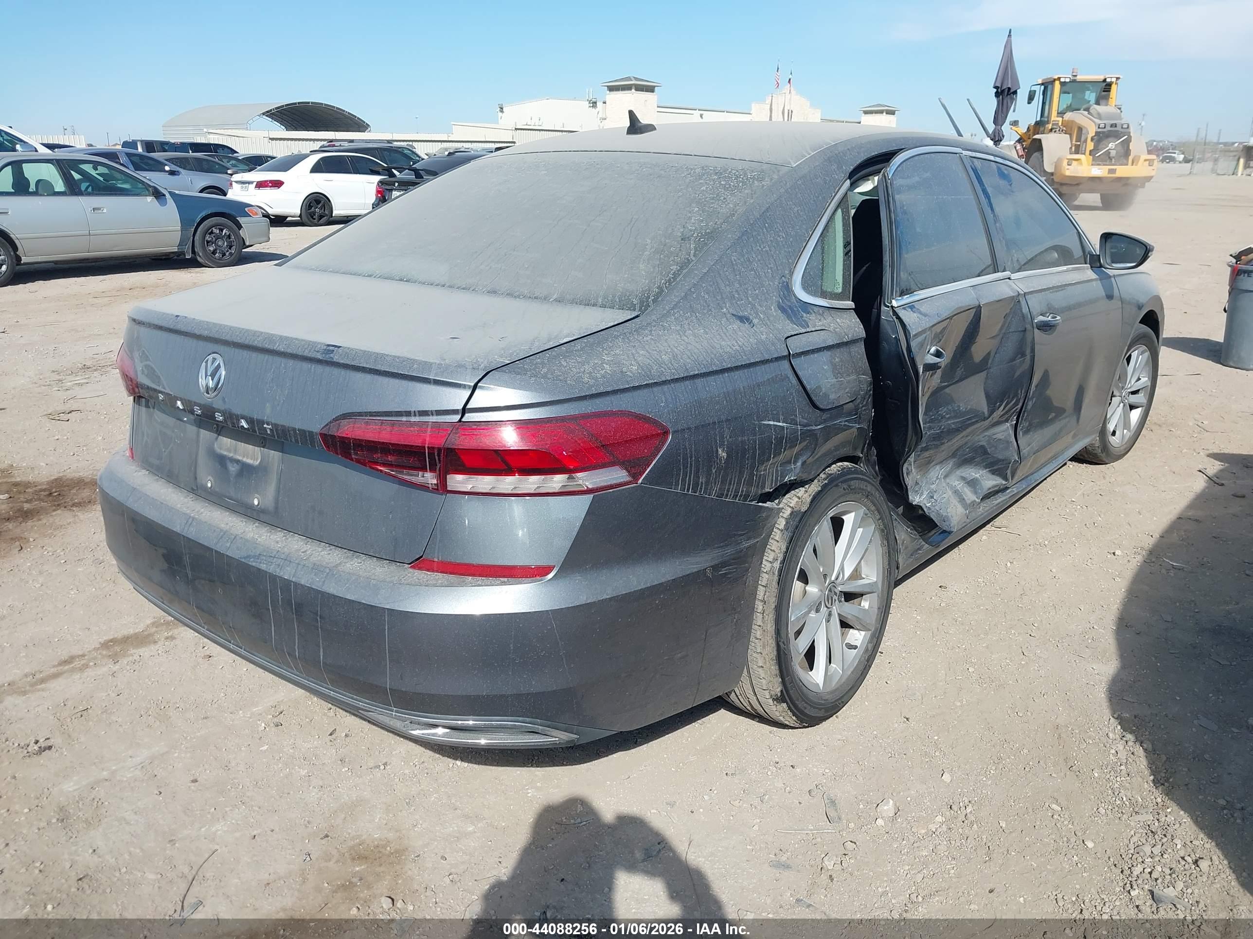 VOLKSWAGEN PASSAT image 4