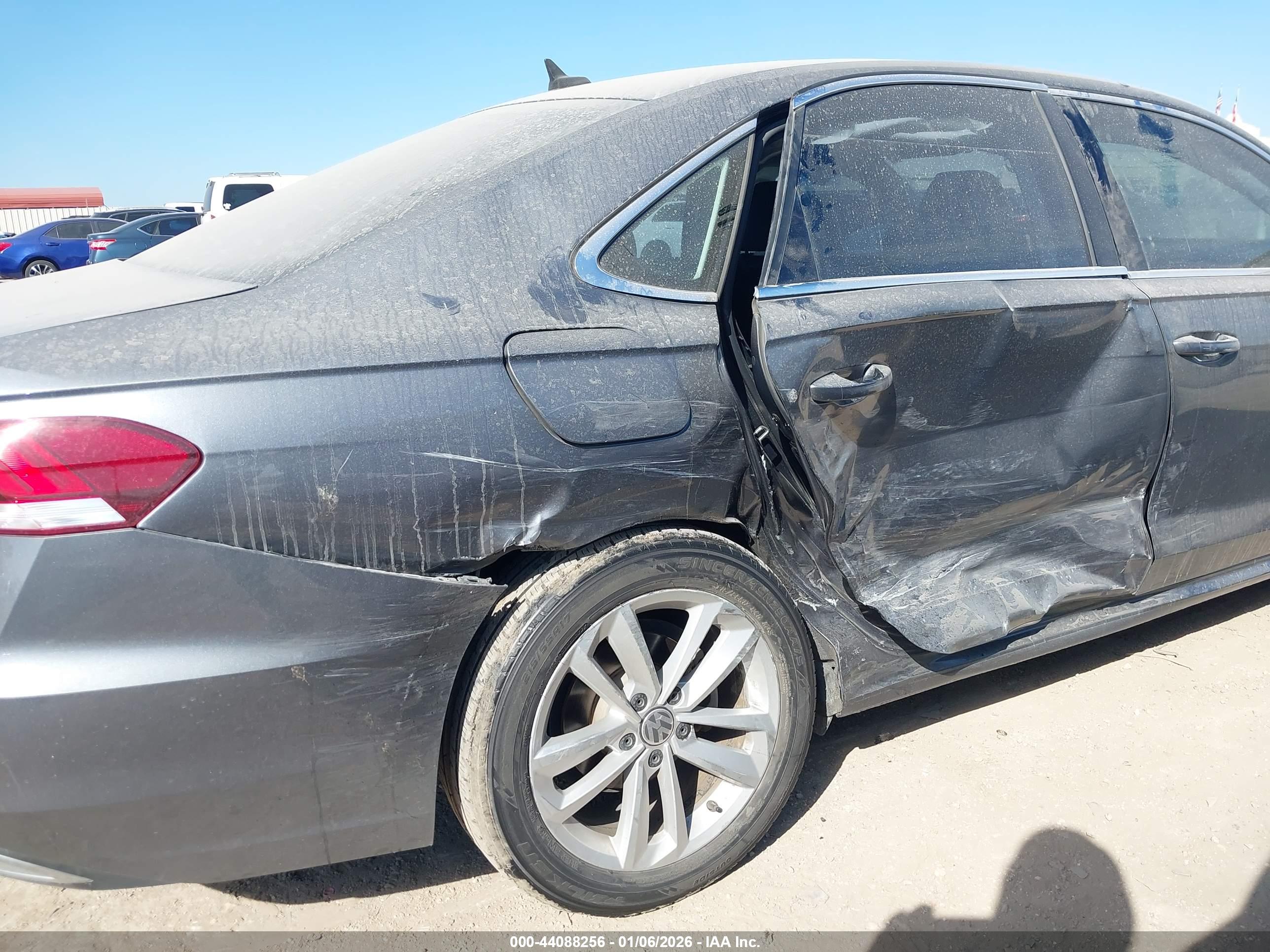 VOLKSWAGEN PASSAT image 6
