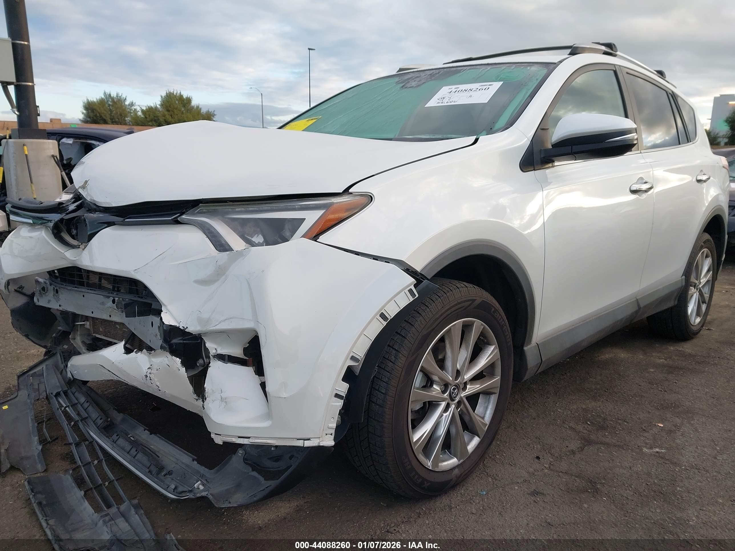 TOYOTA RAV4 image 2