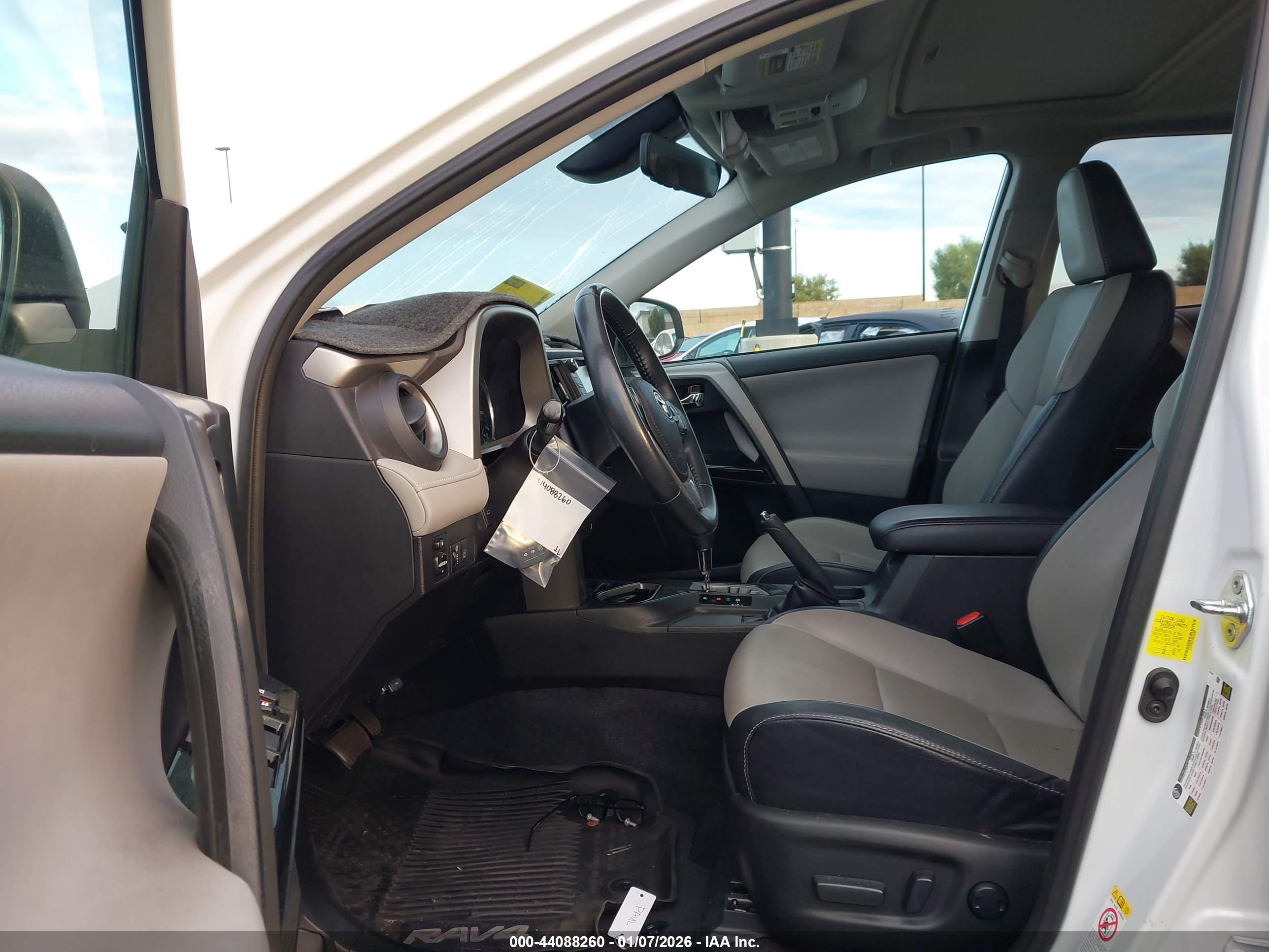 TOYOTA RAV4 image 5