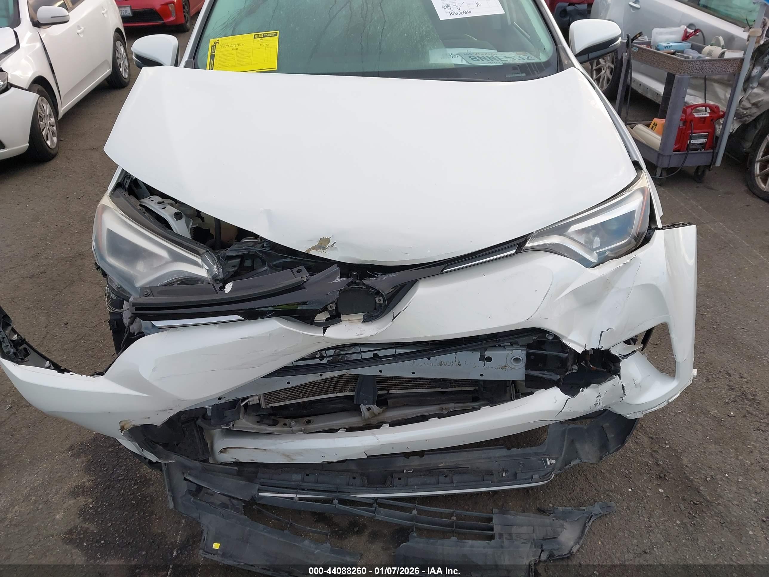 TOYOTA RAV4 image 6
