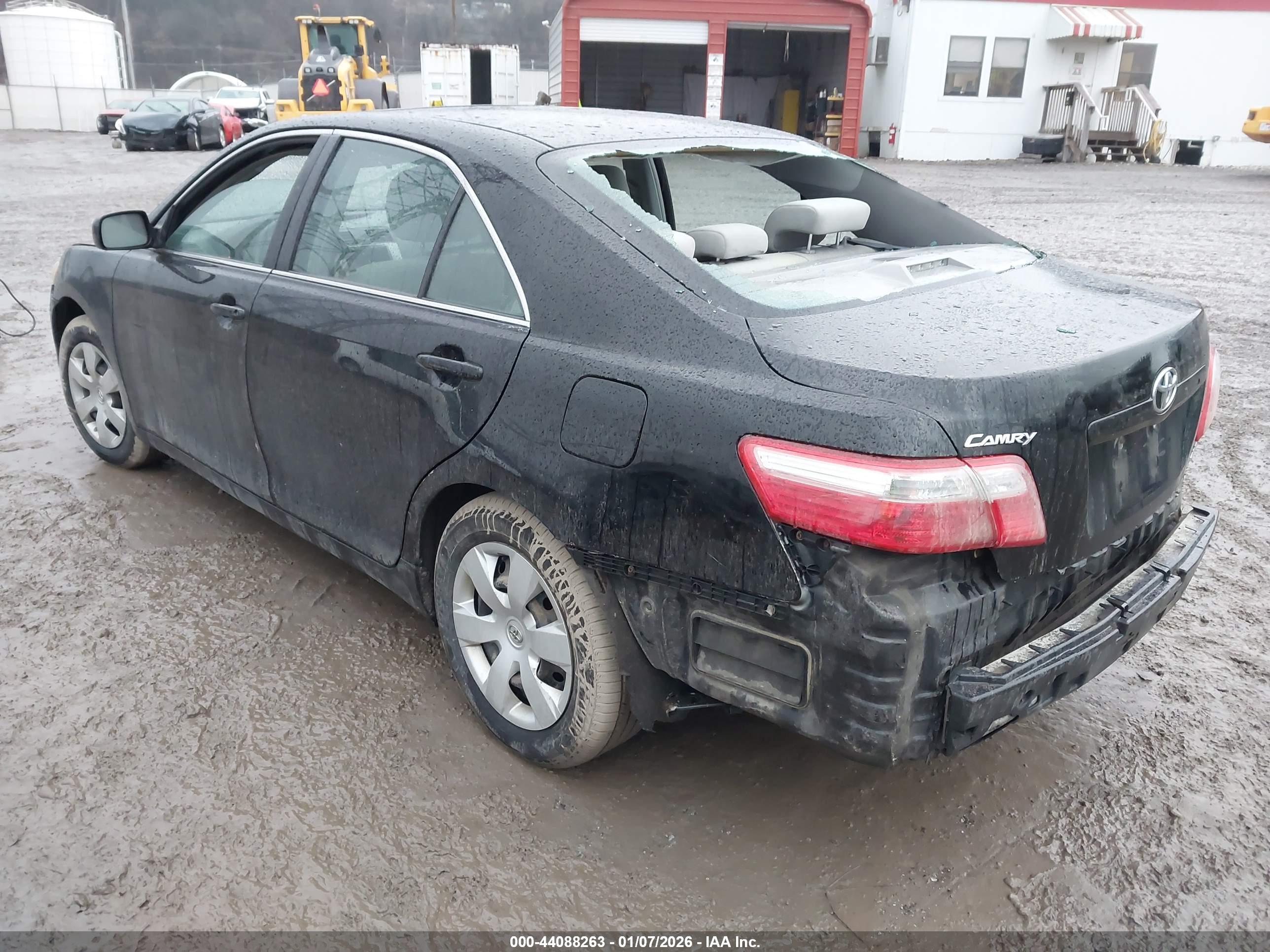 TOYOTA CAMRY image 3