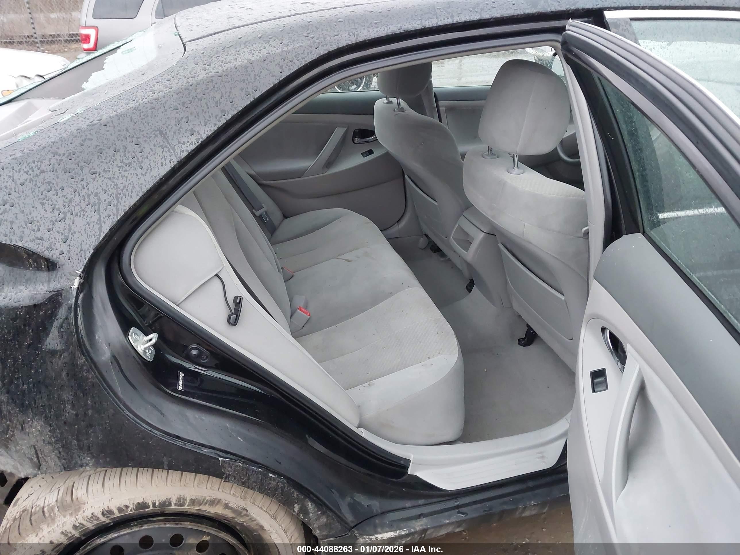 TOYOTA CAMRY image 8