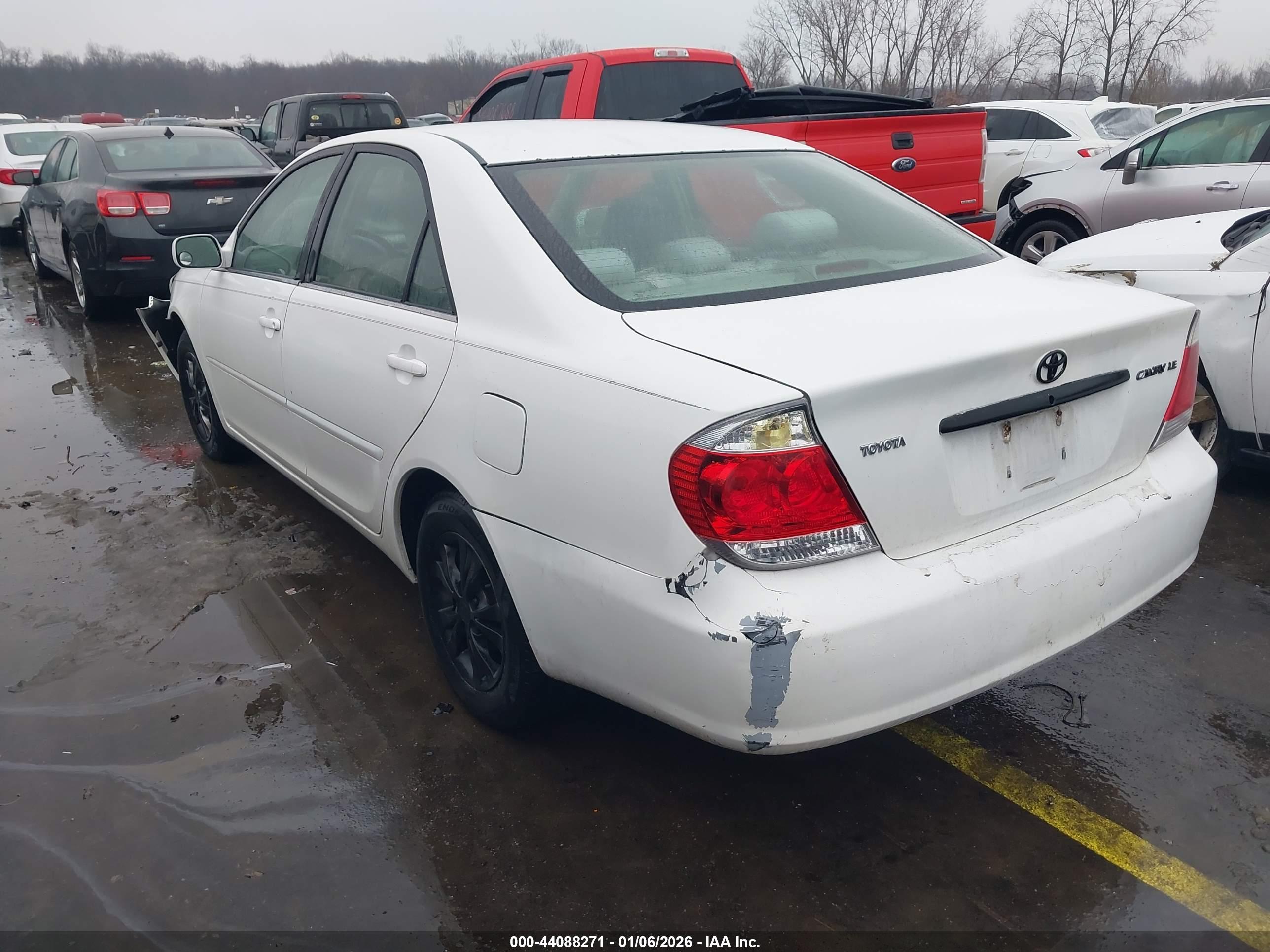 TOYOTA CAMRY image 3