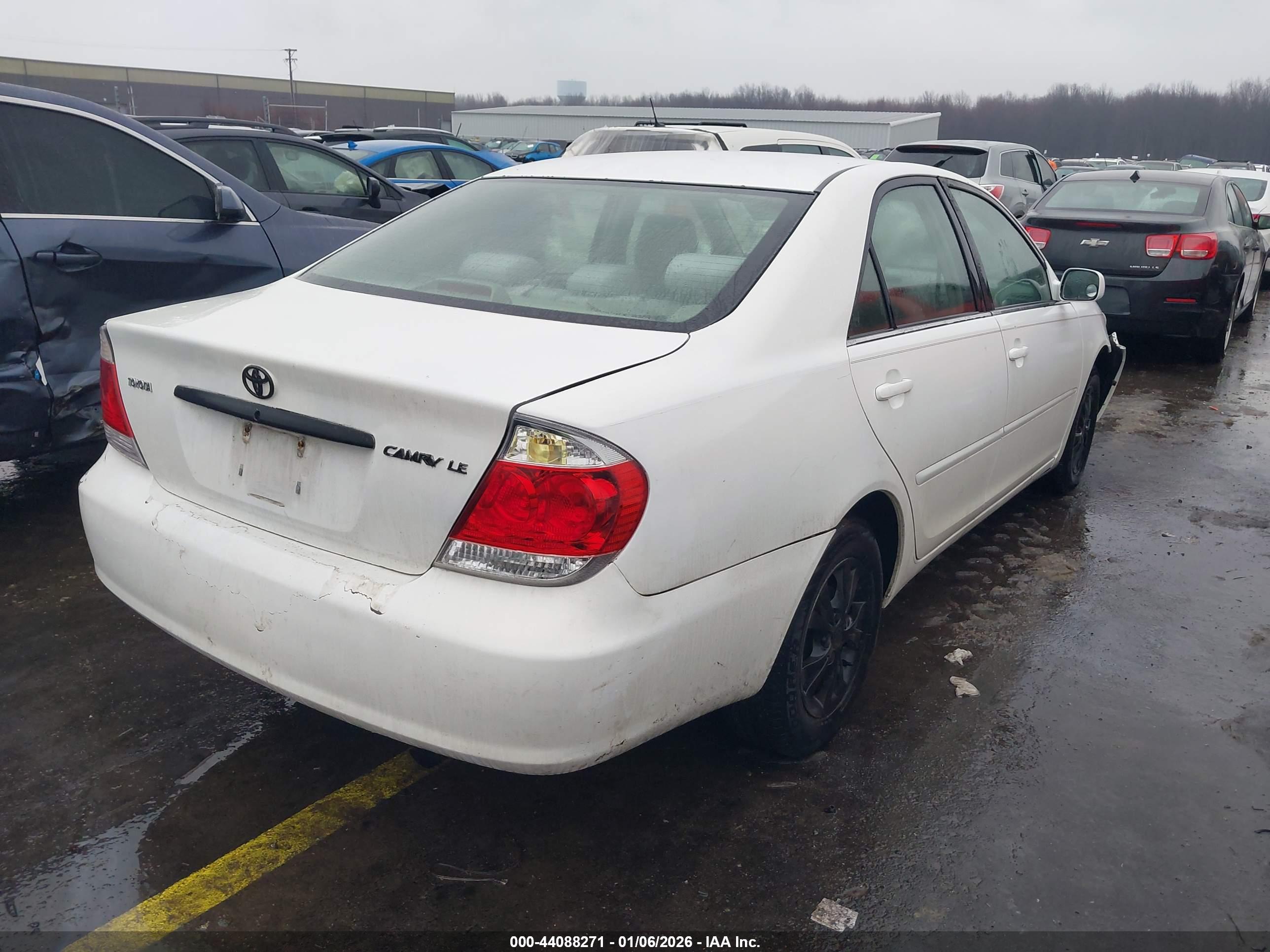 TOYOTA CAMRY image 4
