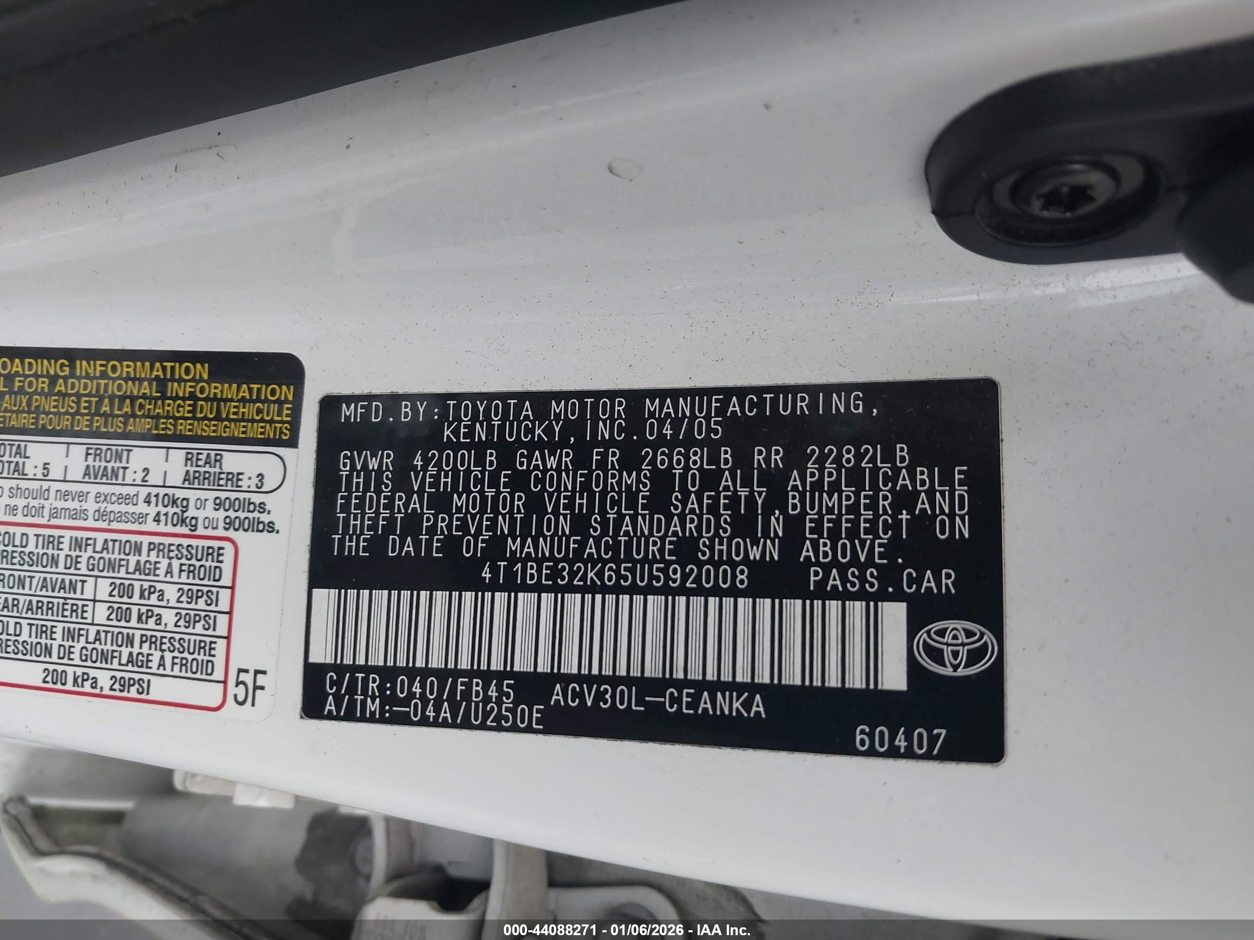TOYOTA CAMRY image 9
