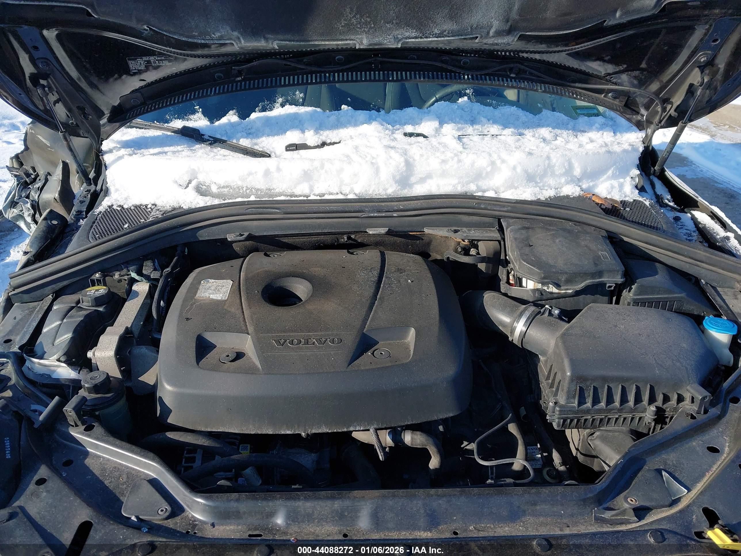 VOLVO XC60 image 10
