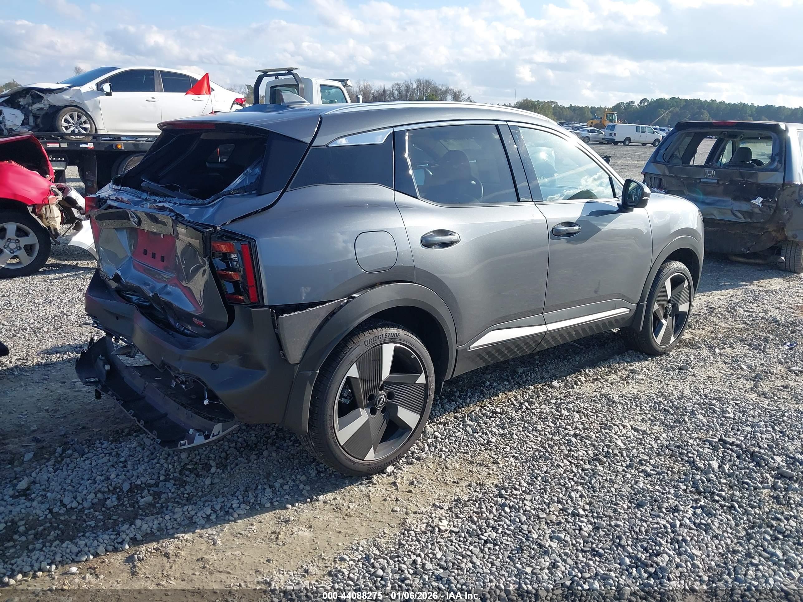 NISSAN KICKS image 4