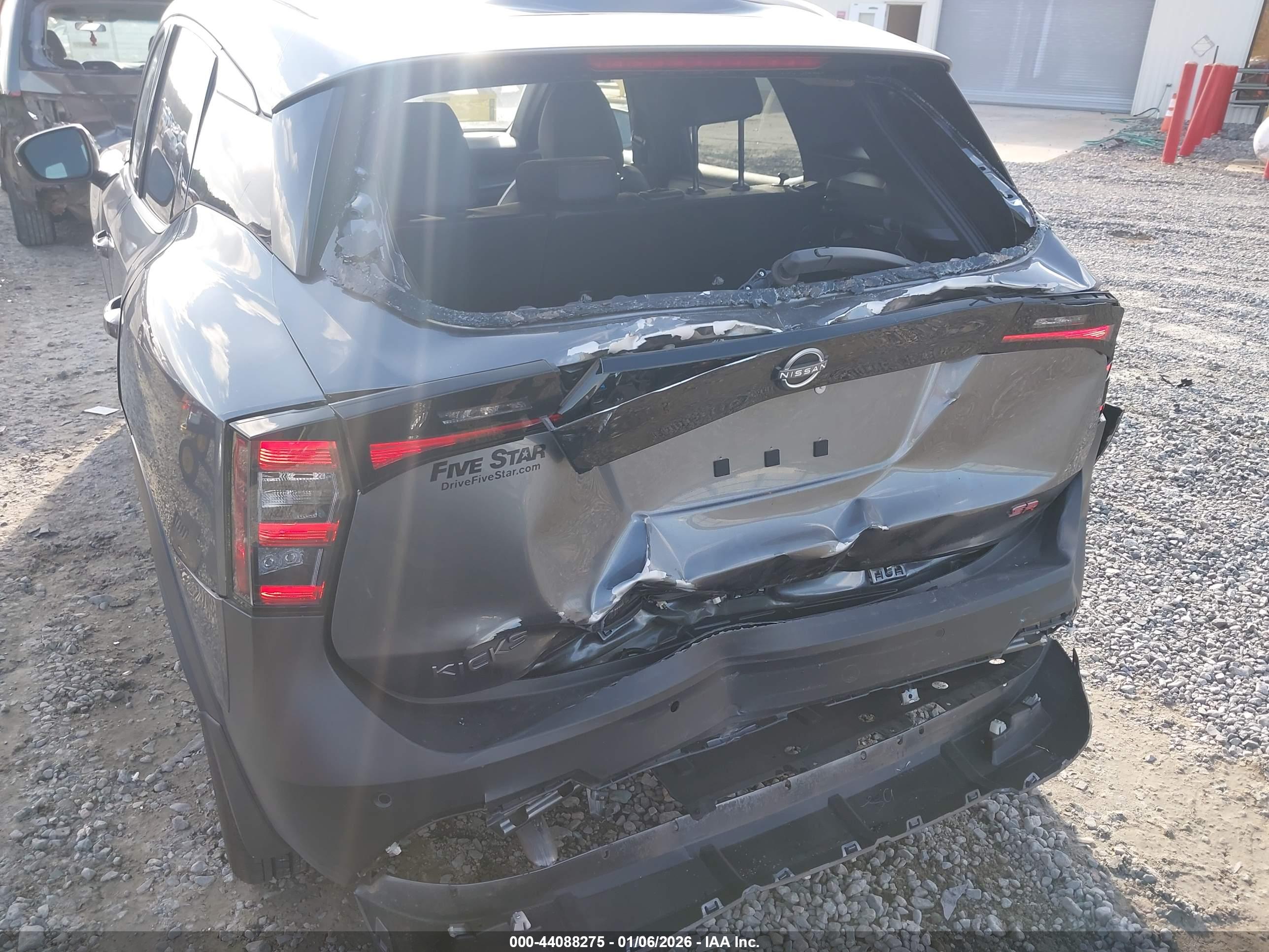 NISSAN KICKS image 6