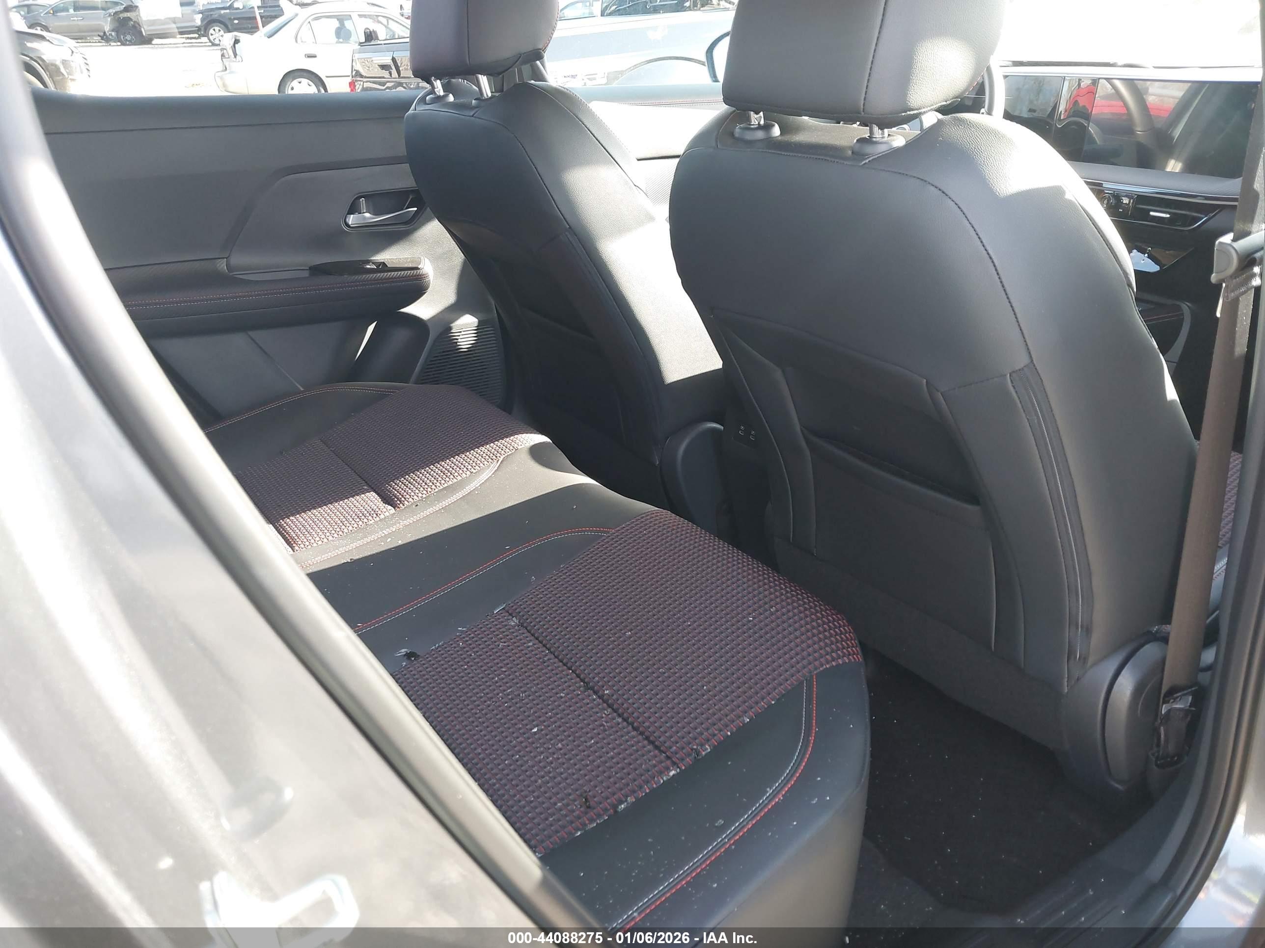 NISSAN KICKS image 8