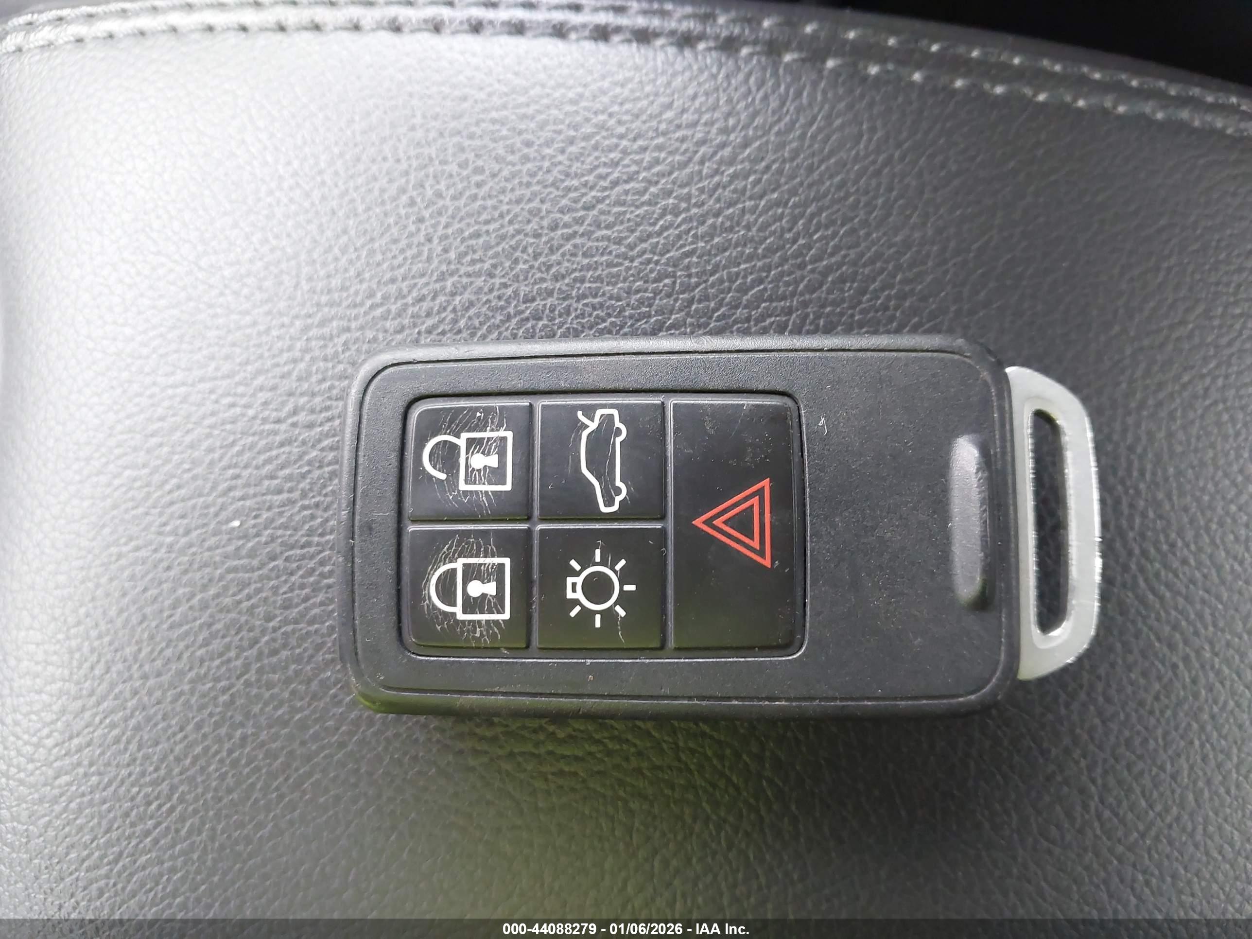 VOLVO S60 image 11