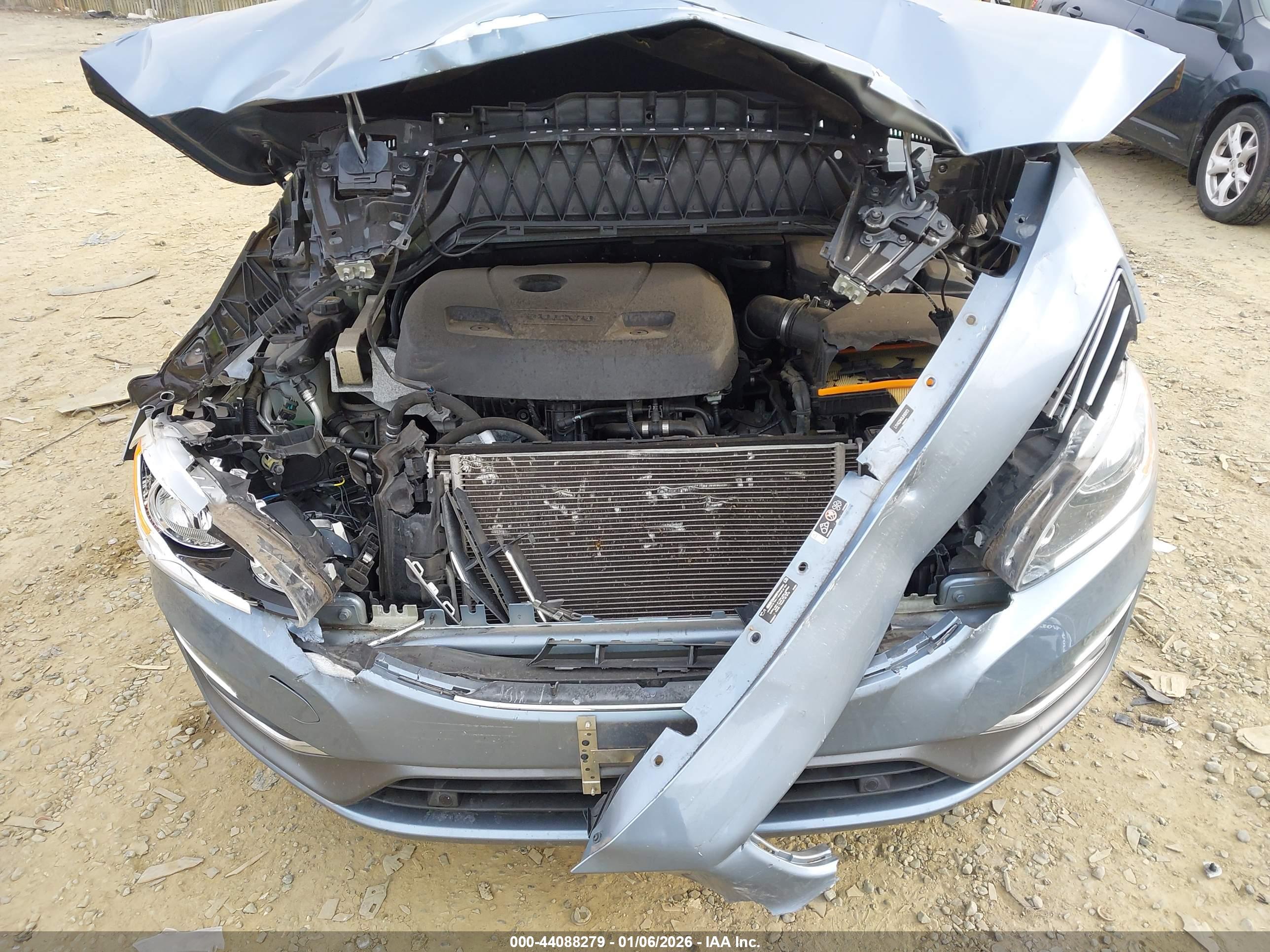 VOLVO S60 image 6