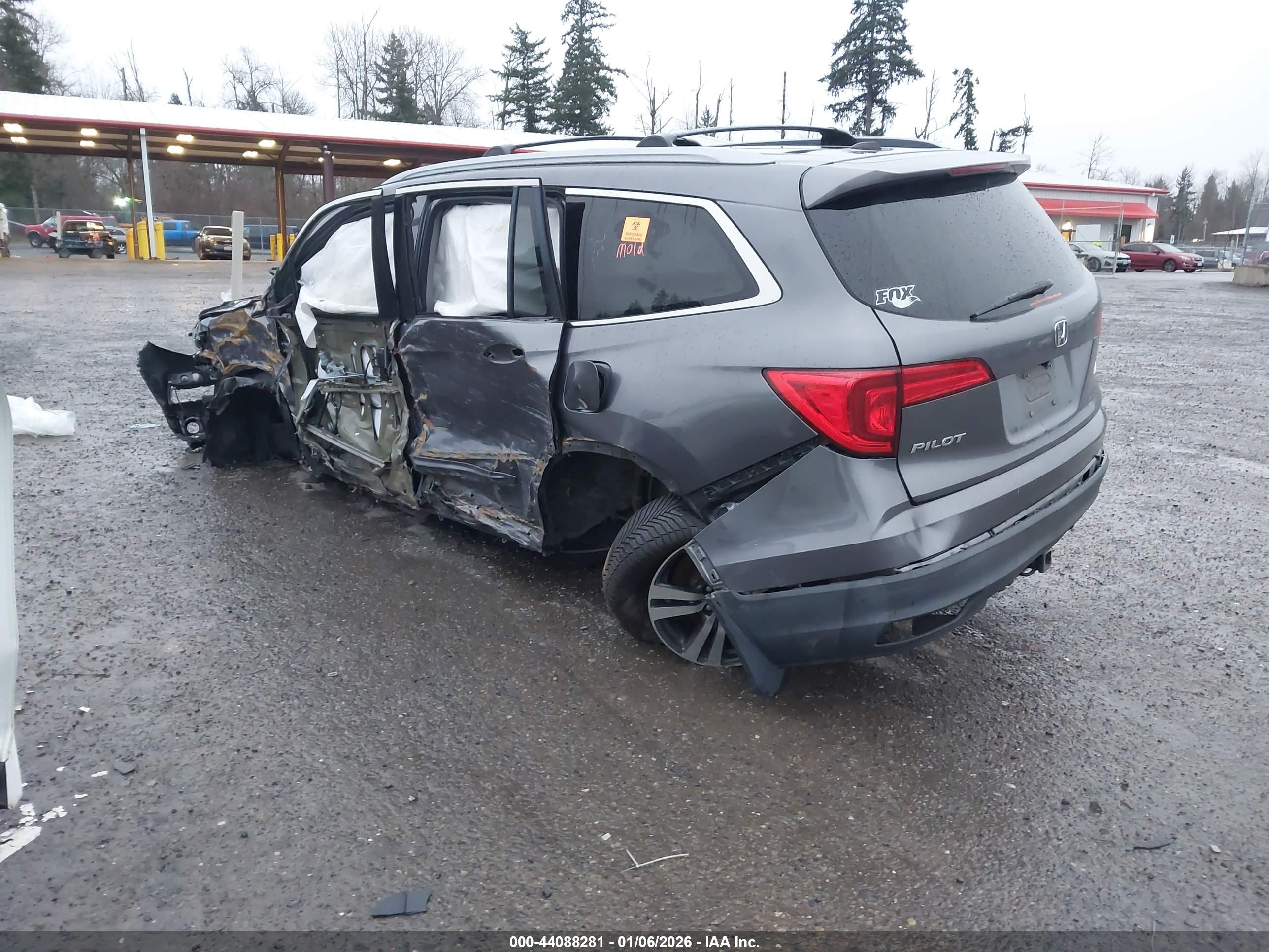 HONDA PILOT image 3