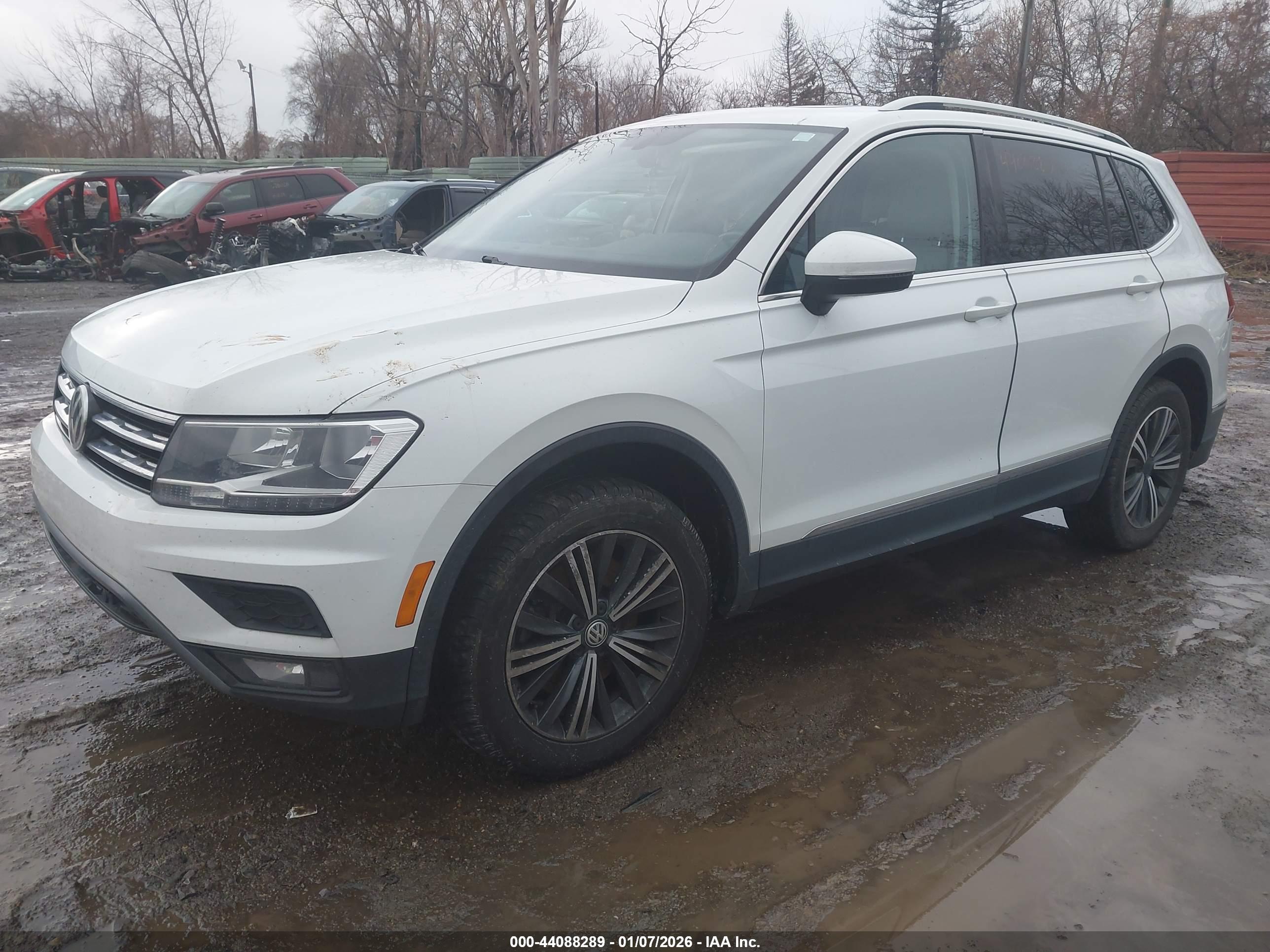 VOLKSWAGEN TIGUAN image 2