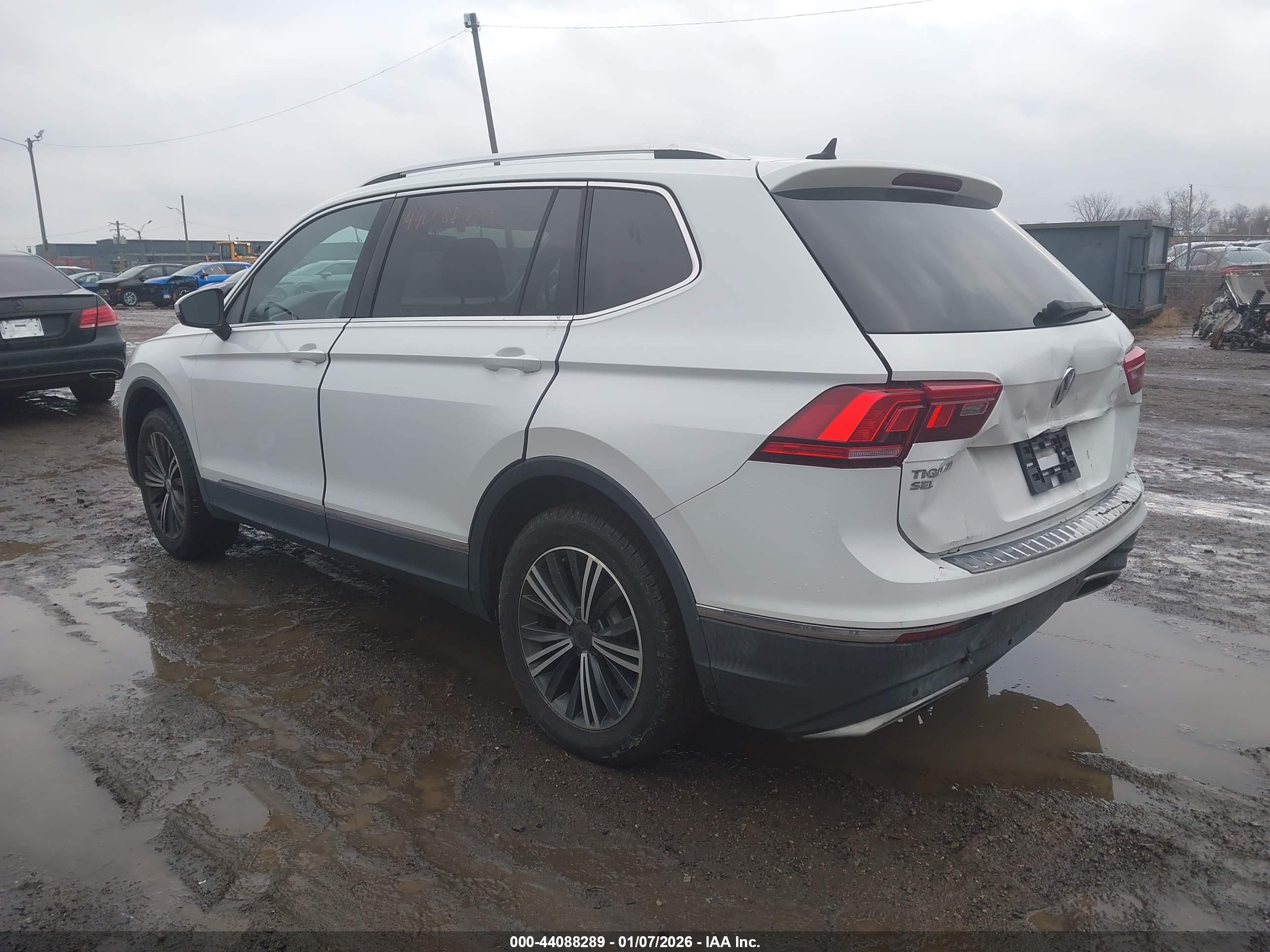 VOLKSWAGEN TIGUAN image 3