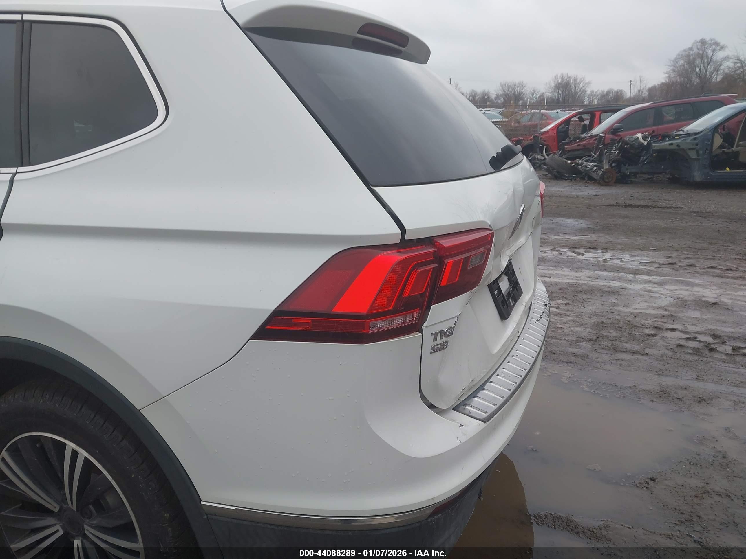 VOLKSWAGEN TIGUAN image 6
