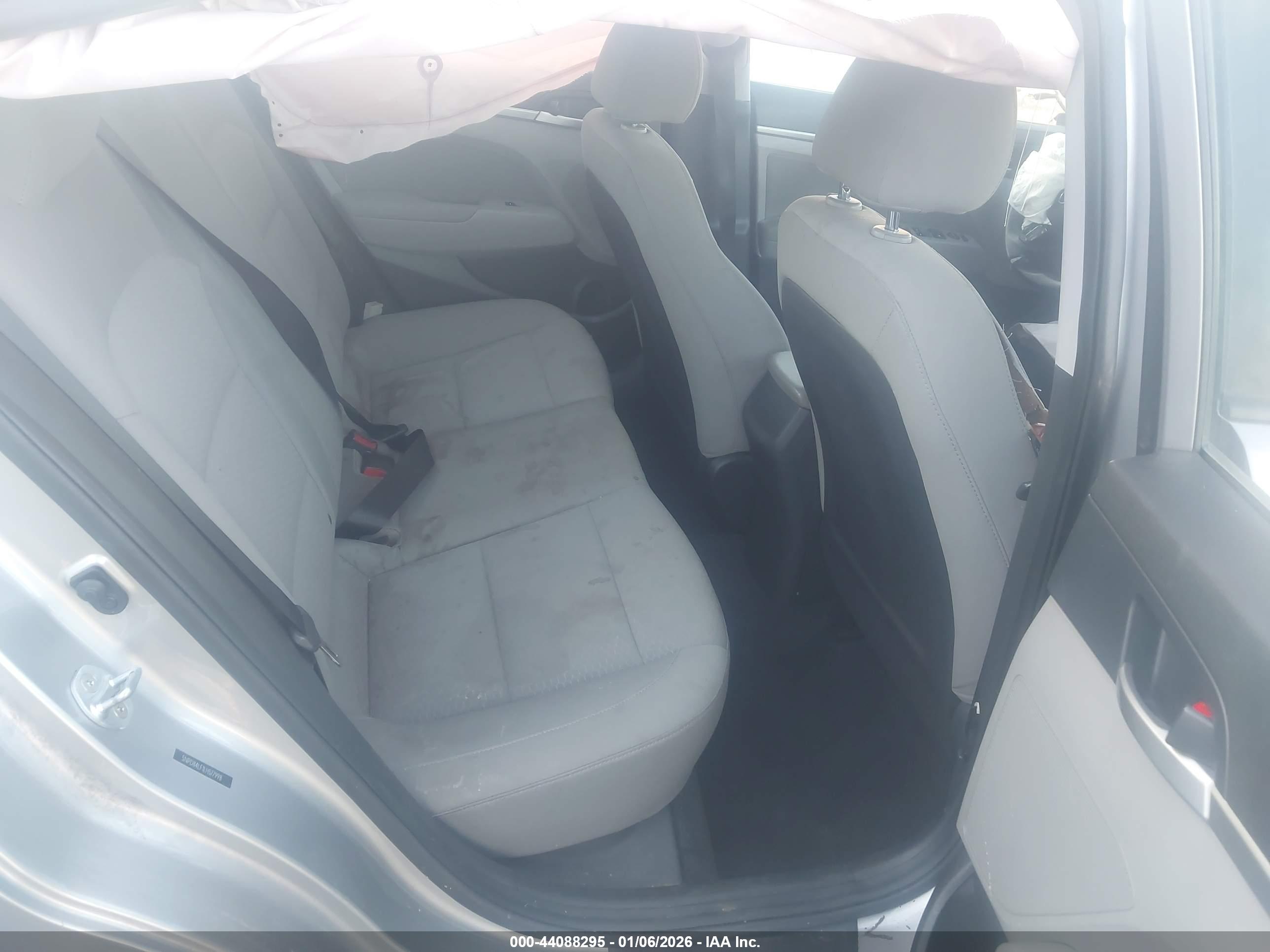 HYUNDAI ELANTRA image 8