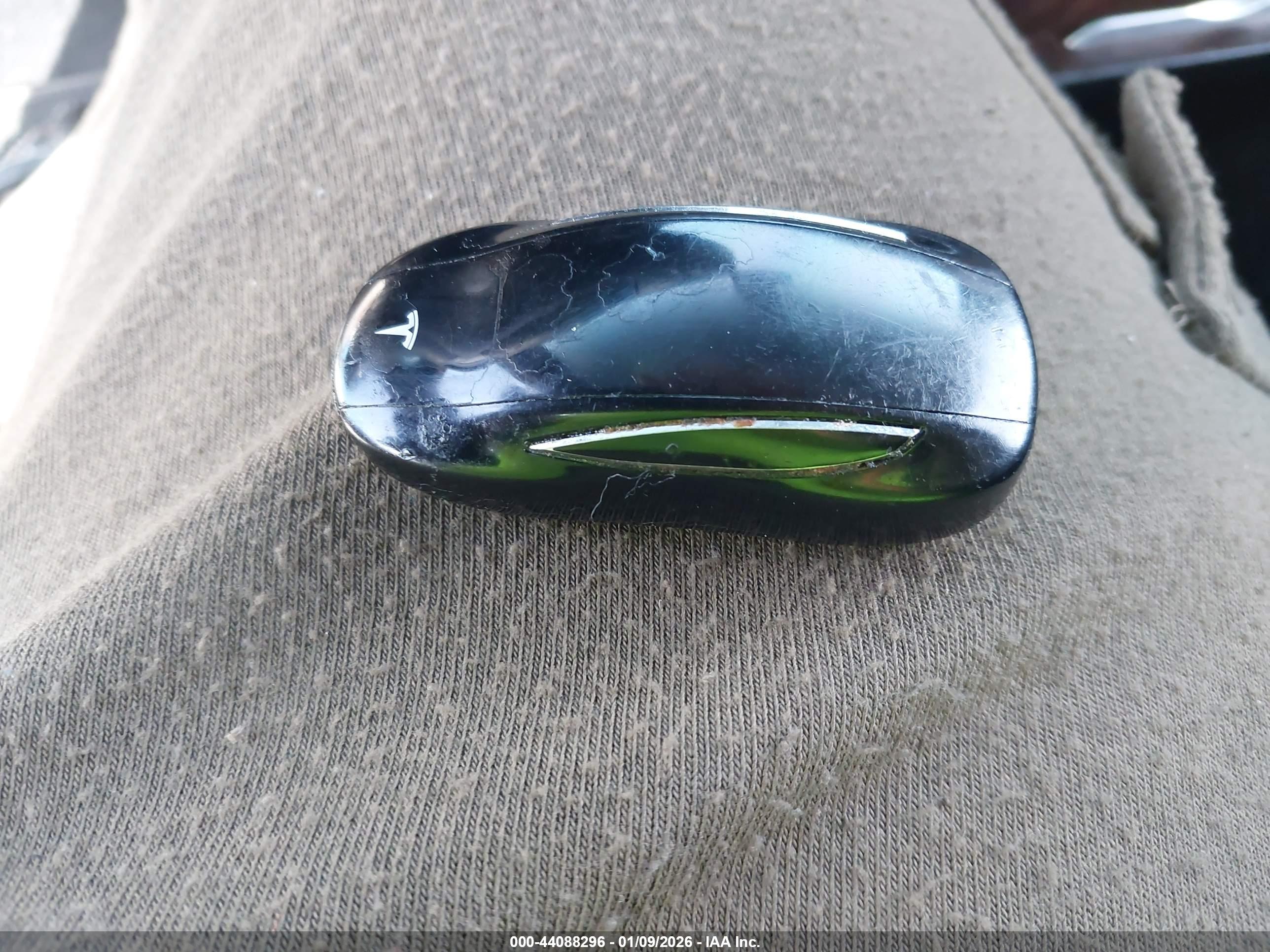 TESLA MODEL image 11