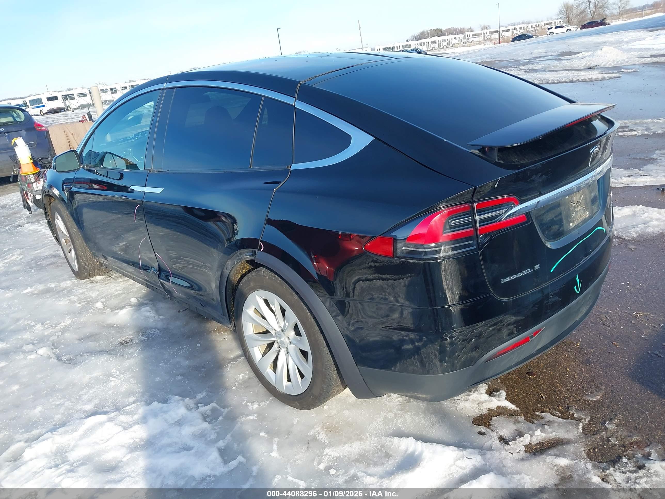 TESLA MODEL image 3