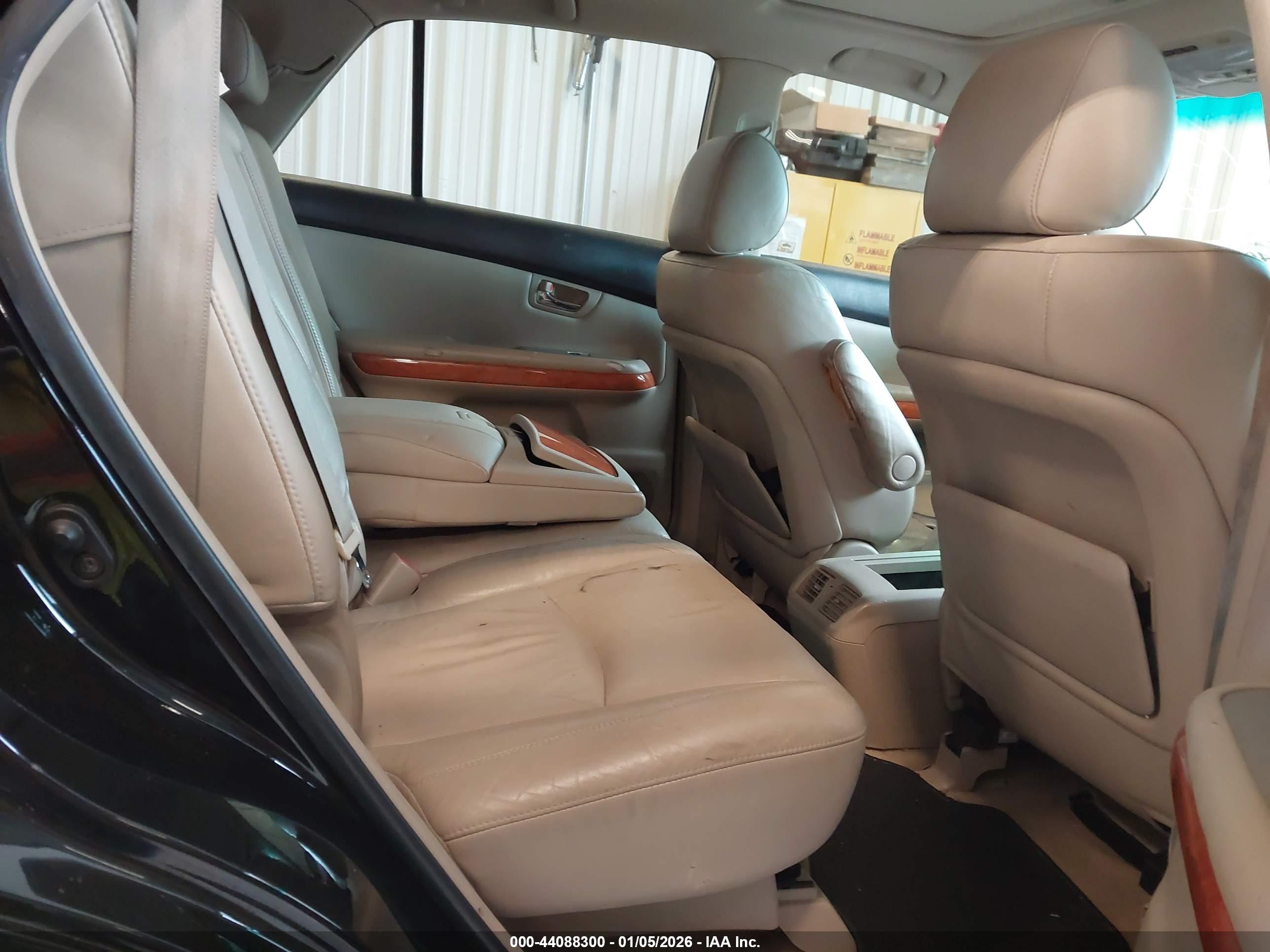 LEXUS RX image 8