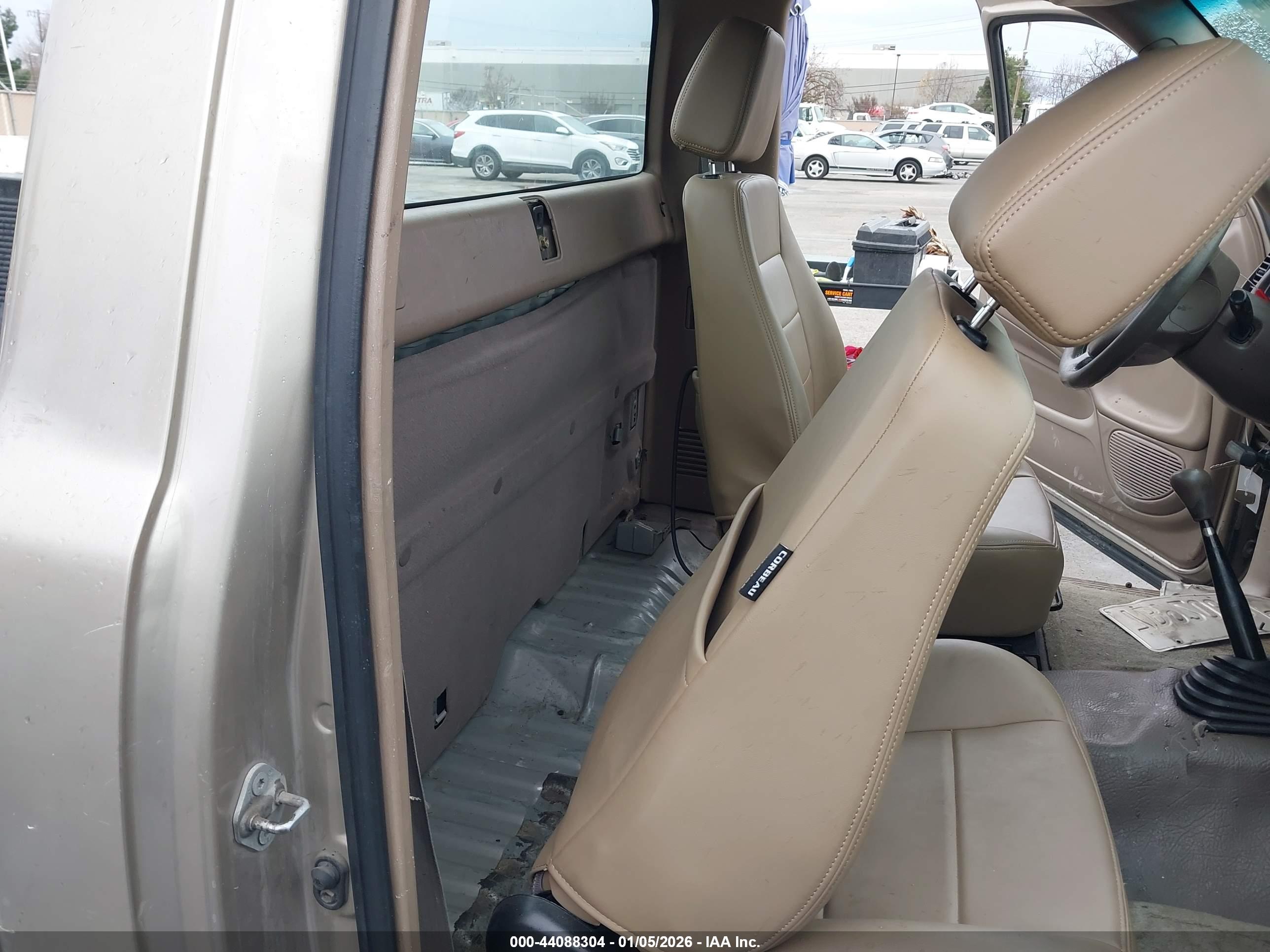 TOYOTA TUNDRA image 8