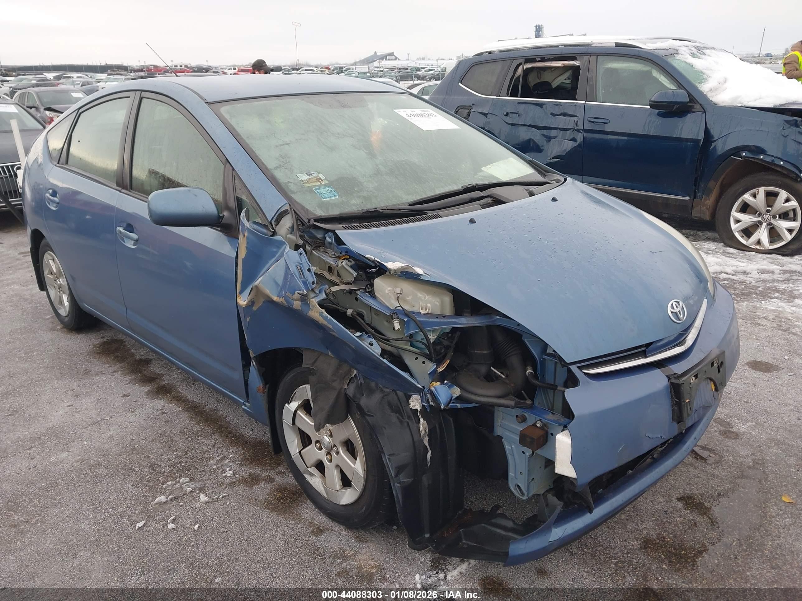 TOYOTA PRIUS image 6