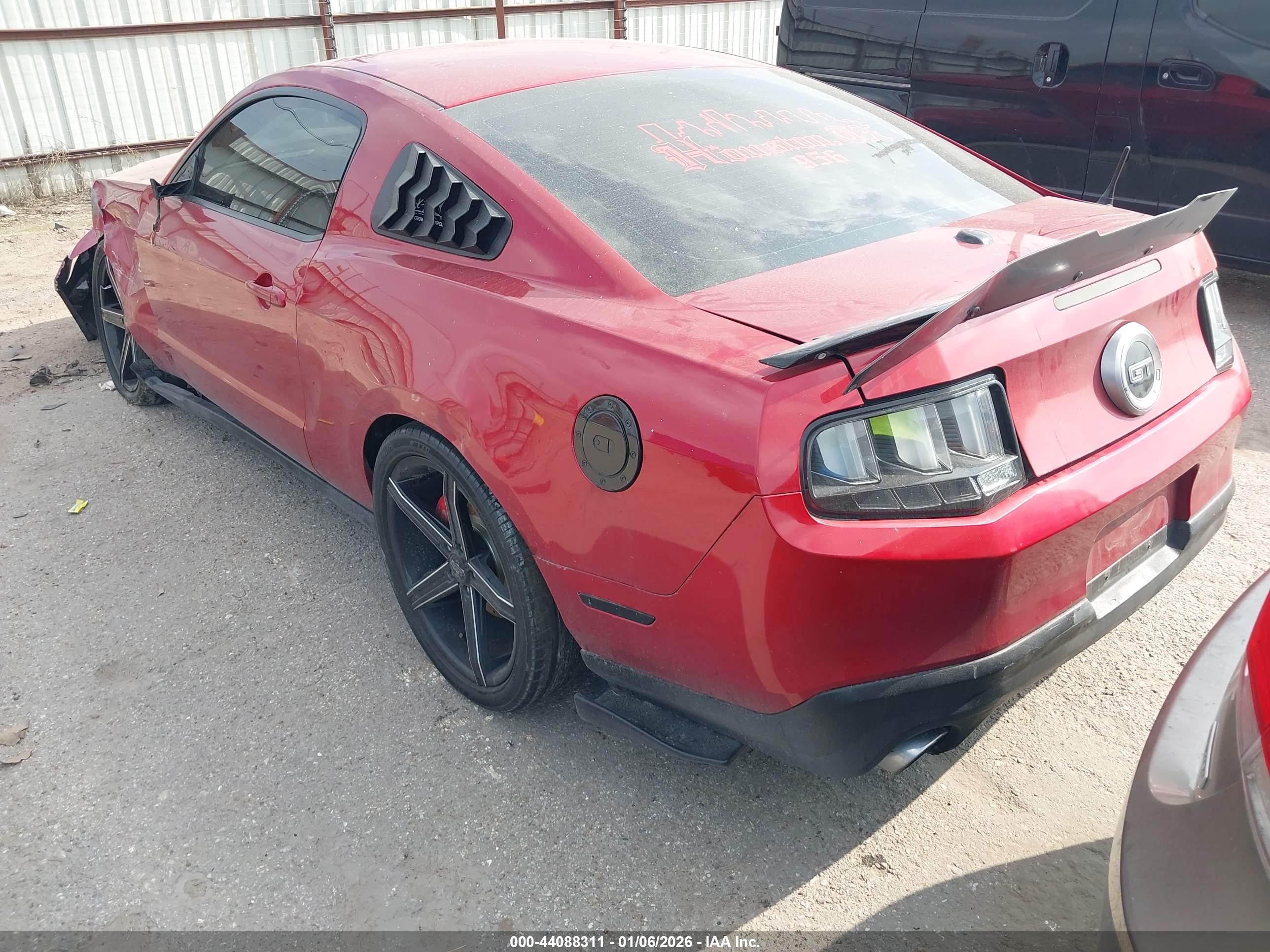 FORD MUSTANG image 3