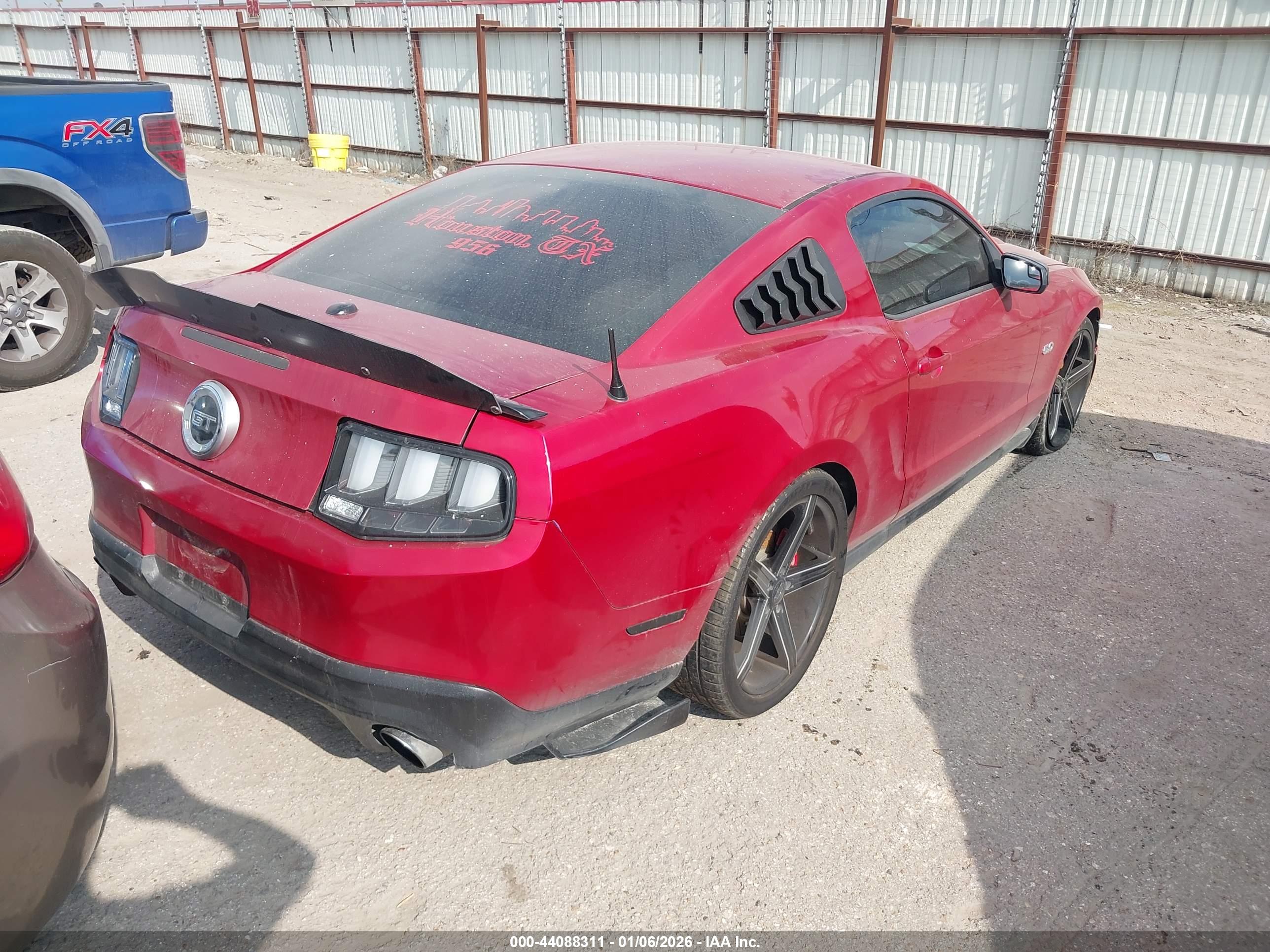 FORD MUSTANG image 4