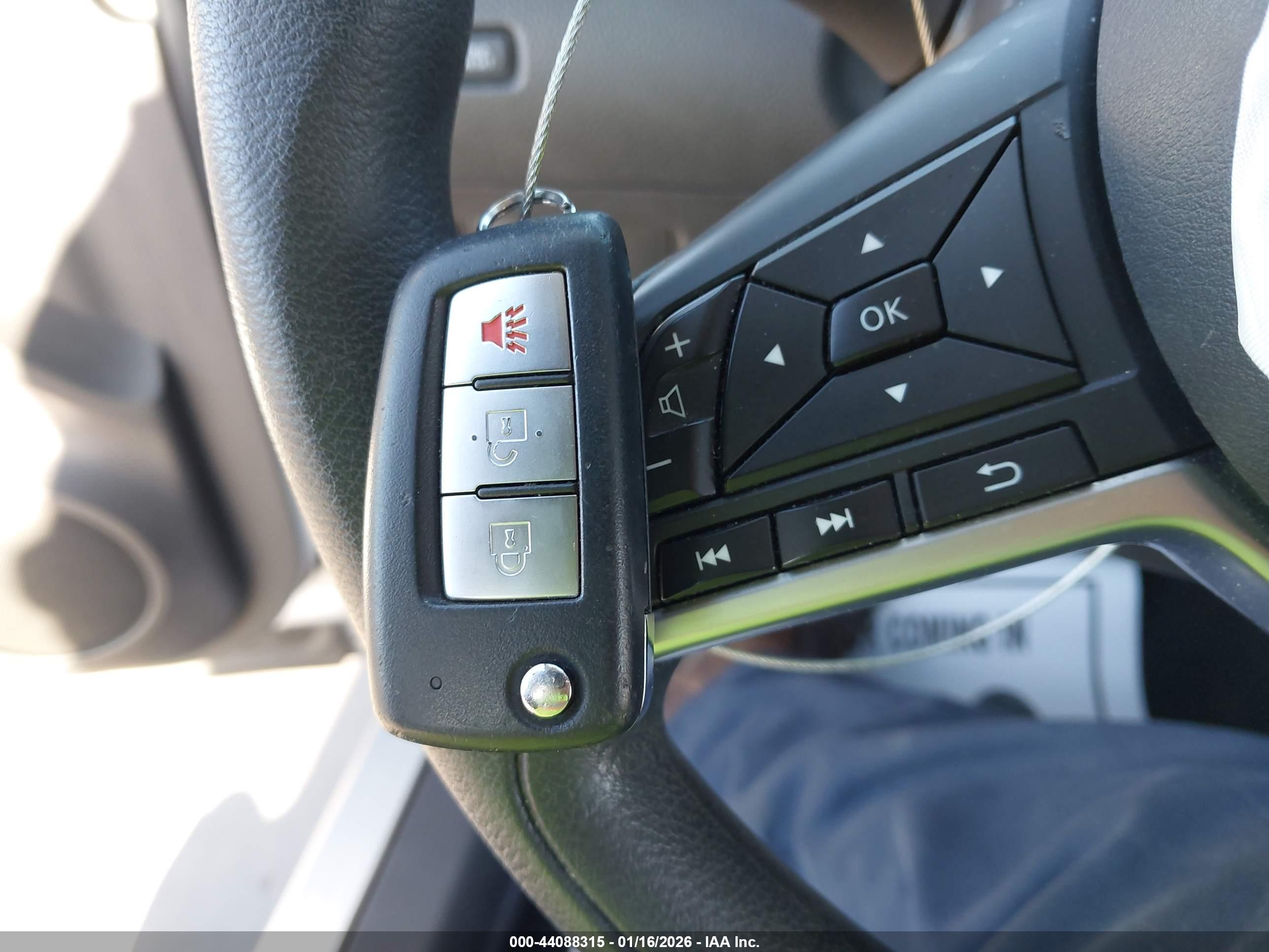 NISSAN ROGUE image 11