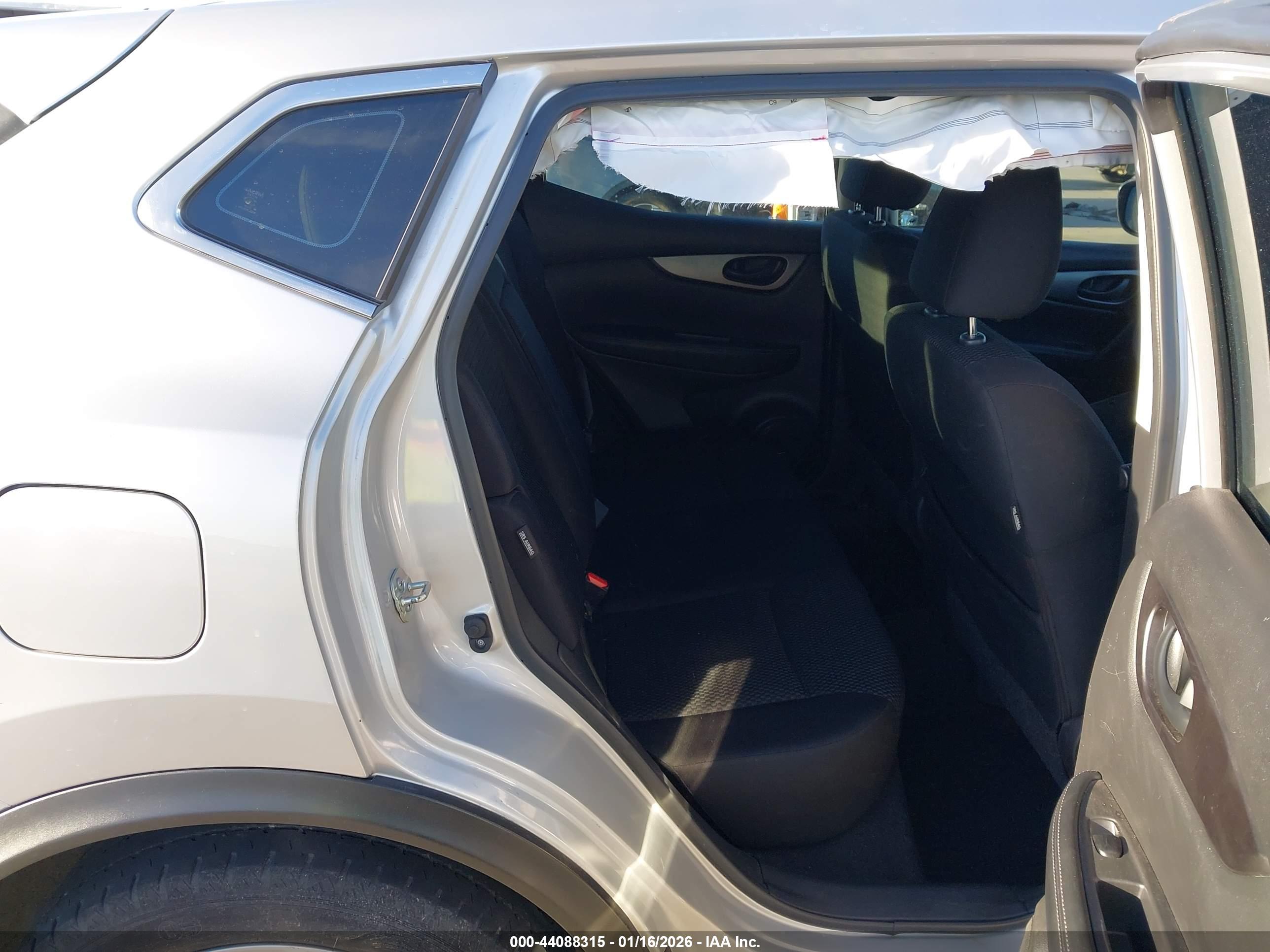 NISSAN ROGUE image 8
