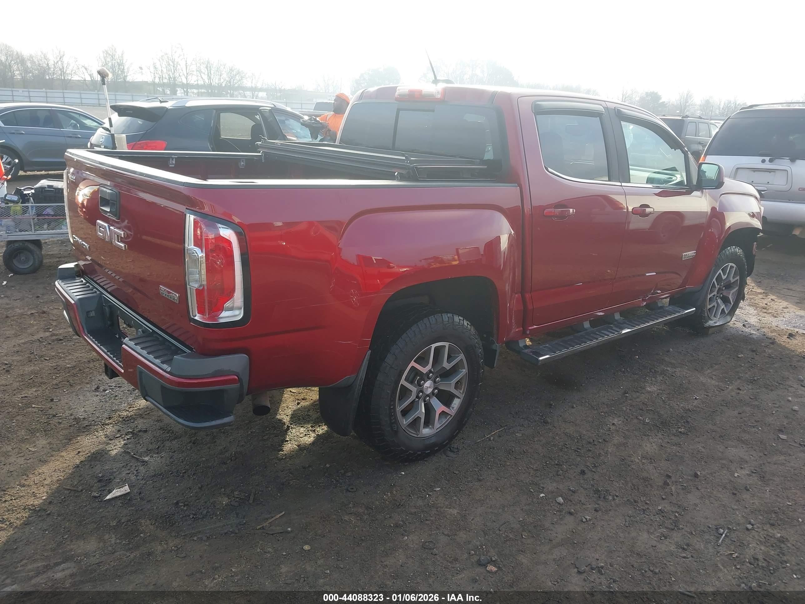 GMC CANYON image 4