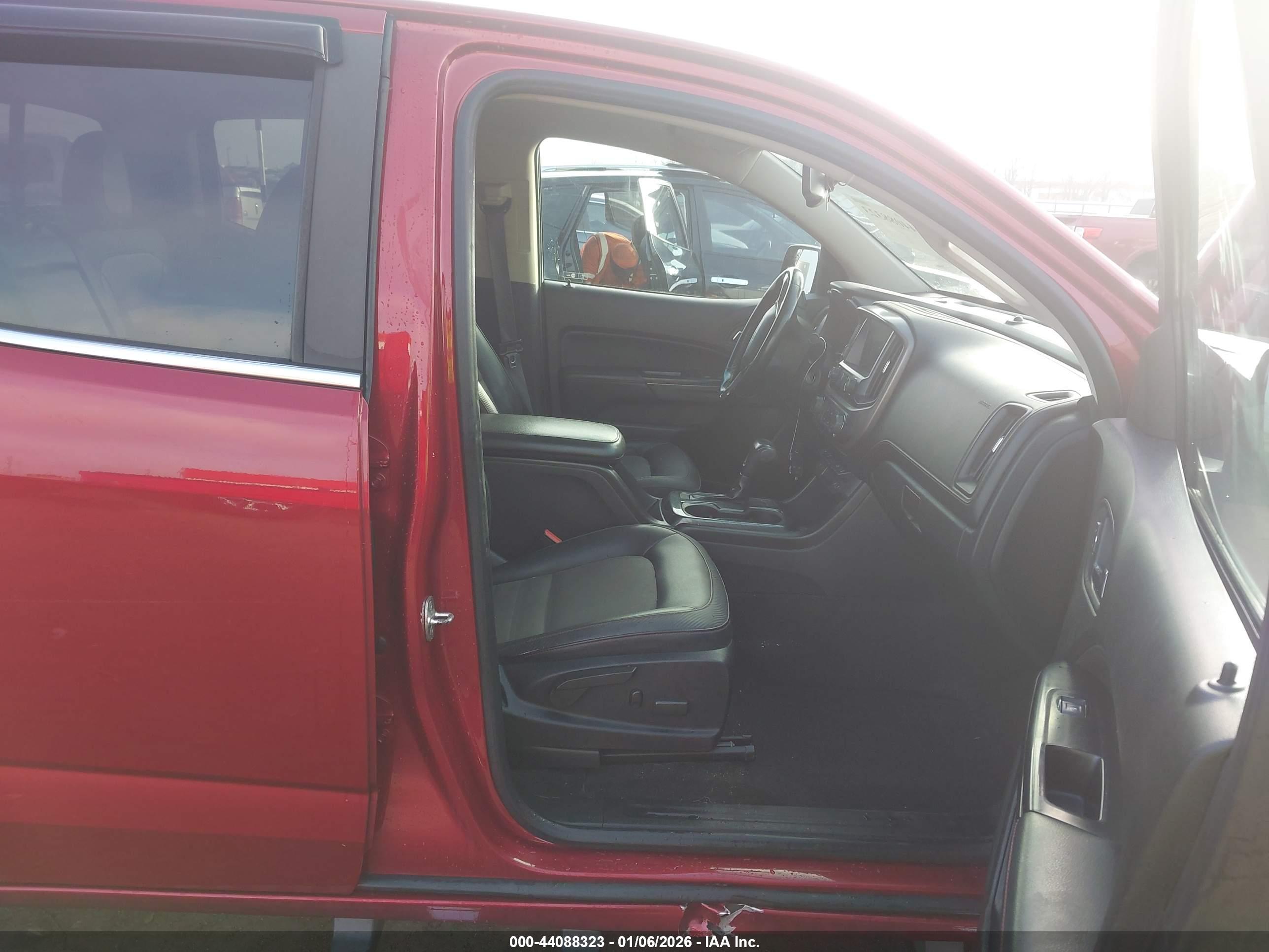 GMC CANYON image 5