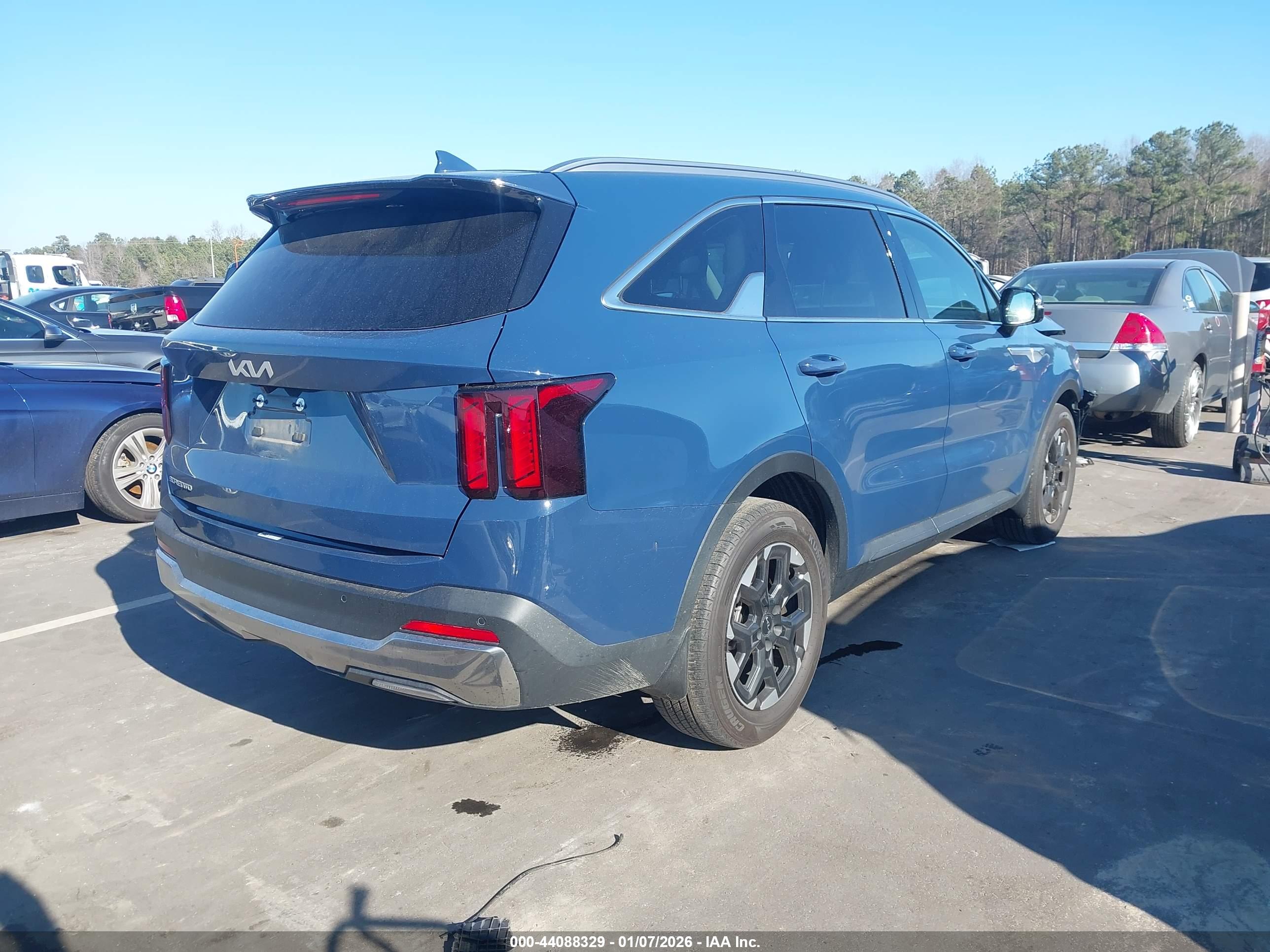 KIA SORENTO image 4
