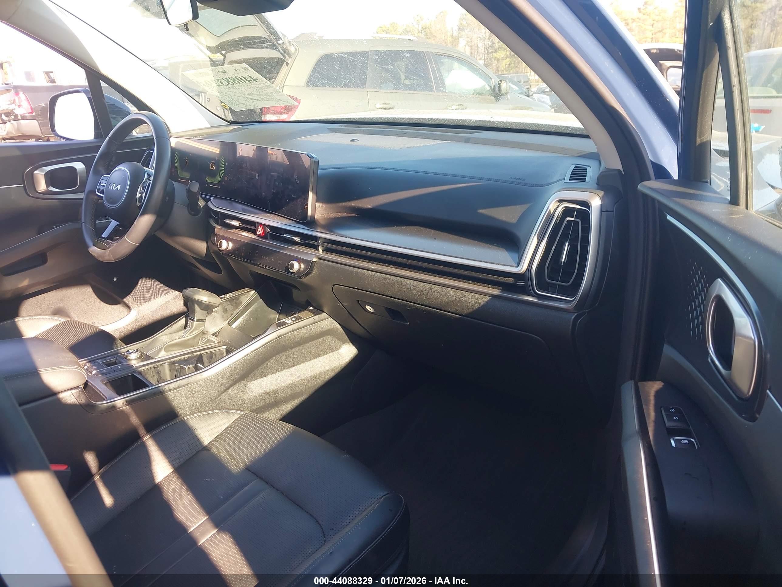KIA SORENTO image 5