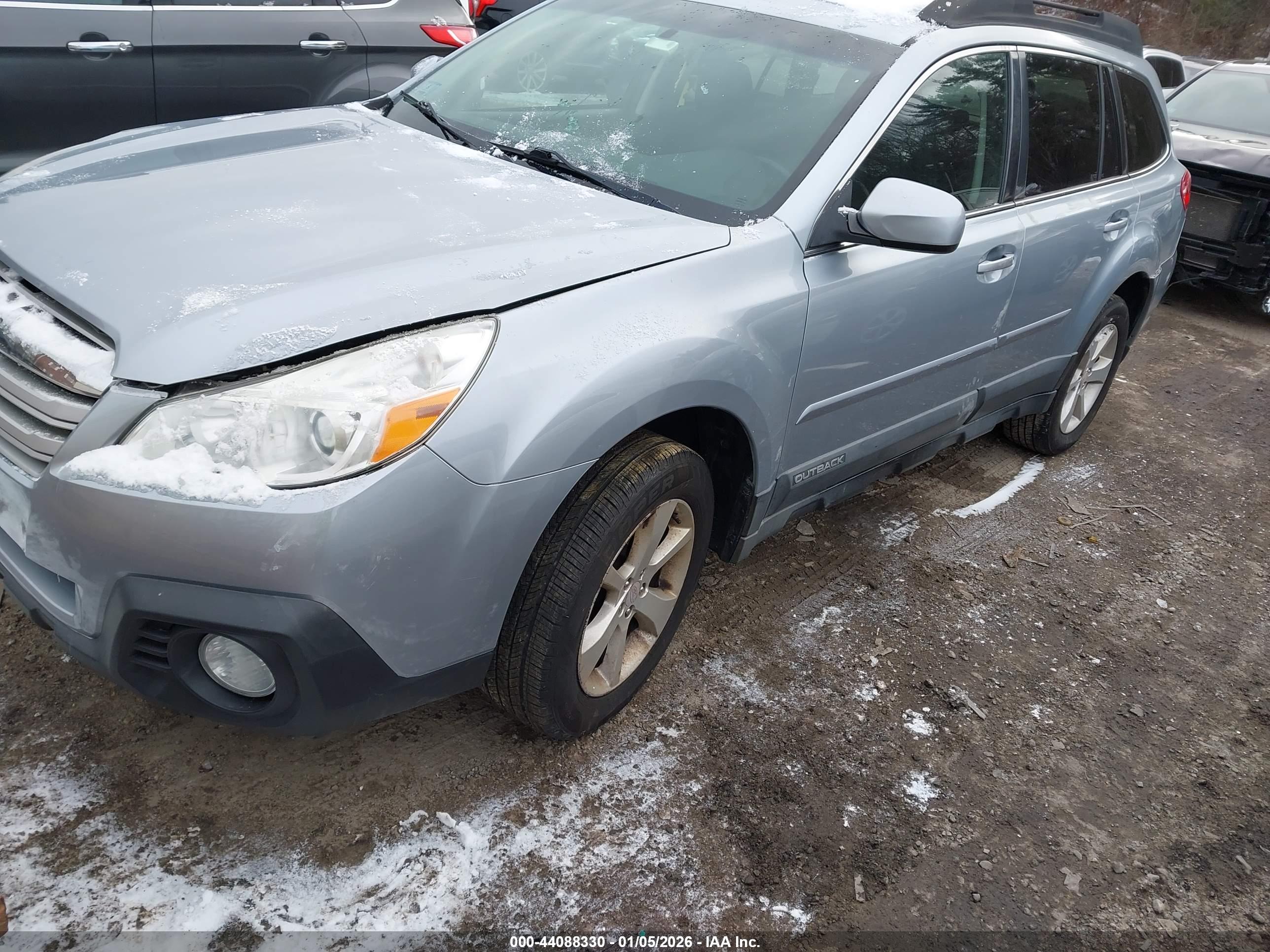 SUBARU OUTBACK image 2