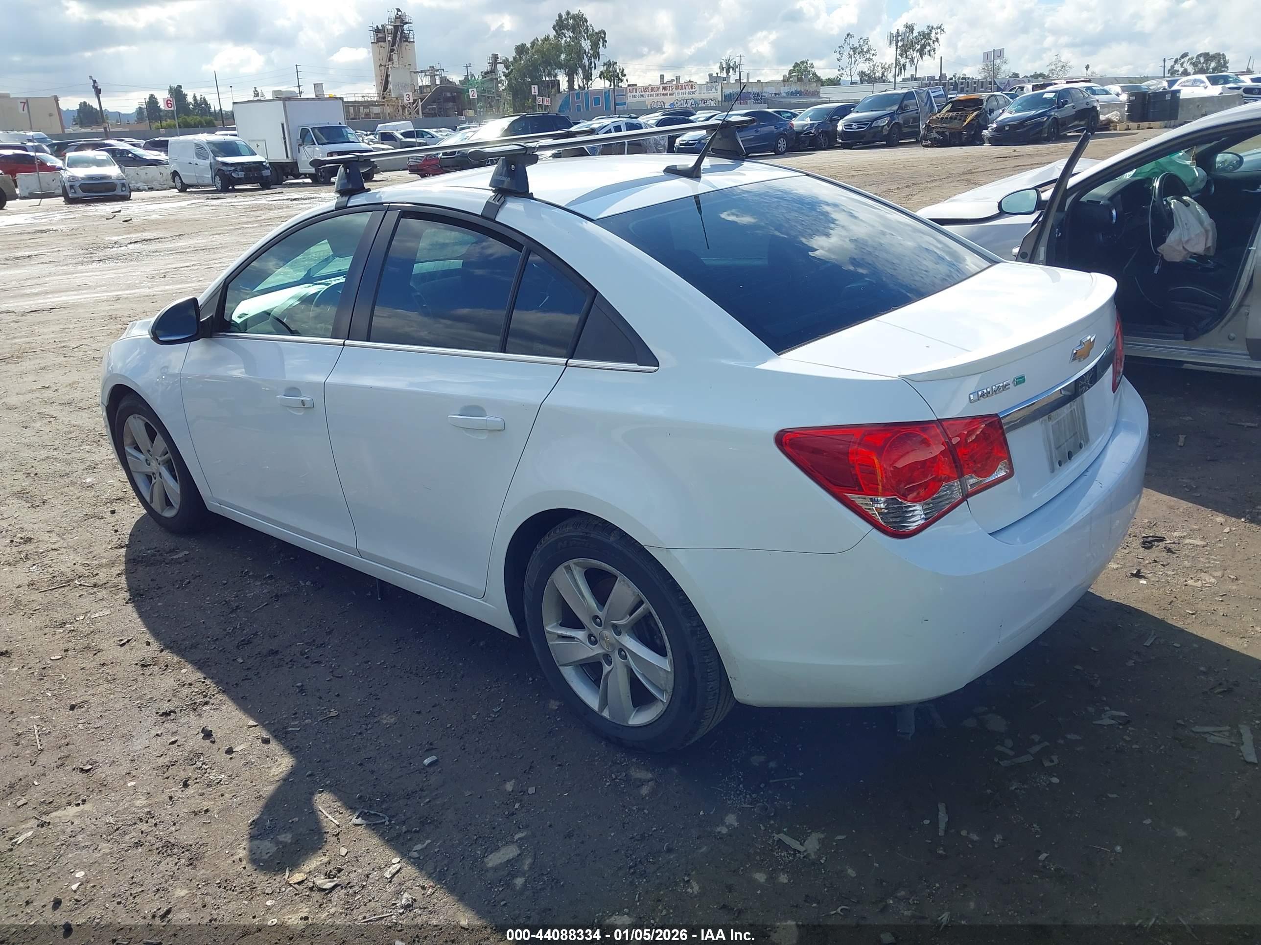 CHEVROLET CRUZE image 3