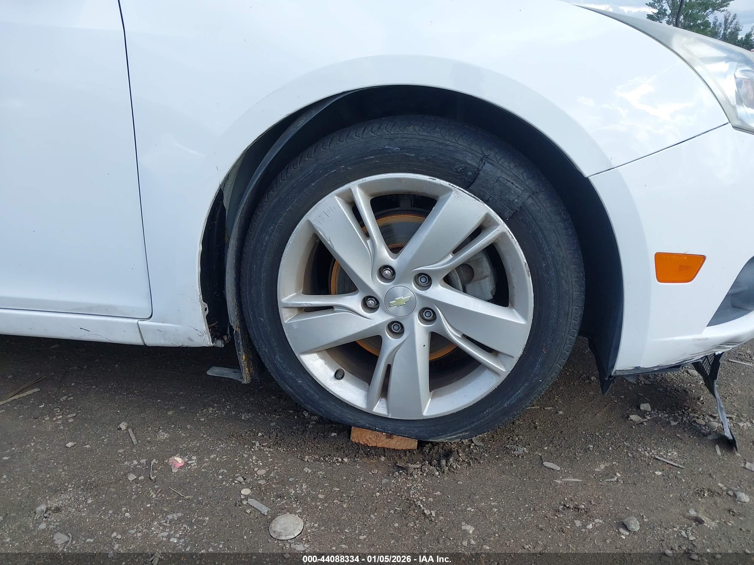 CHEVROLET CRUZE image 6