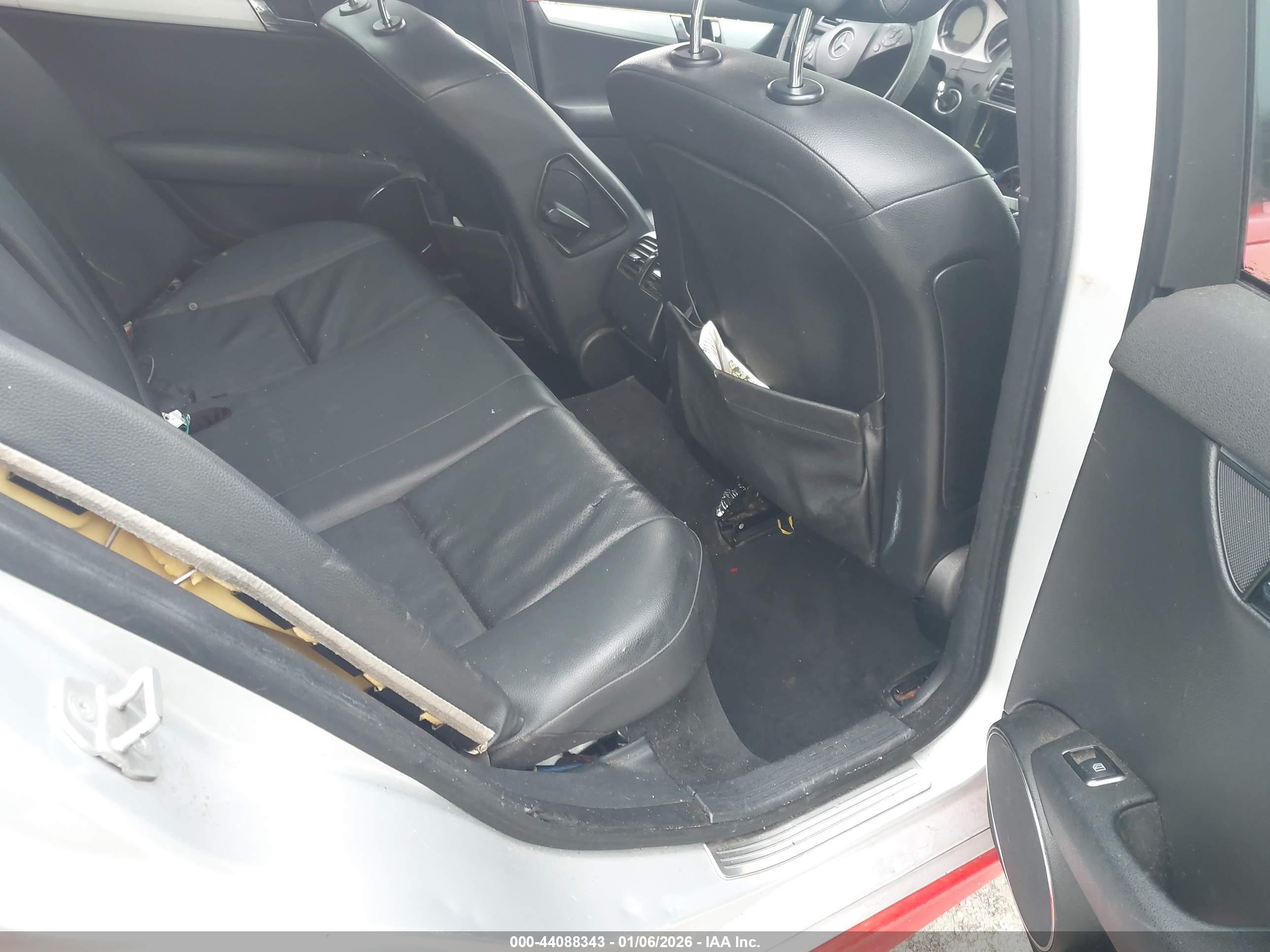 MERCEDES-BENZ C image 8
