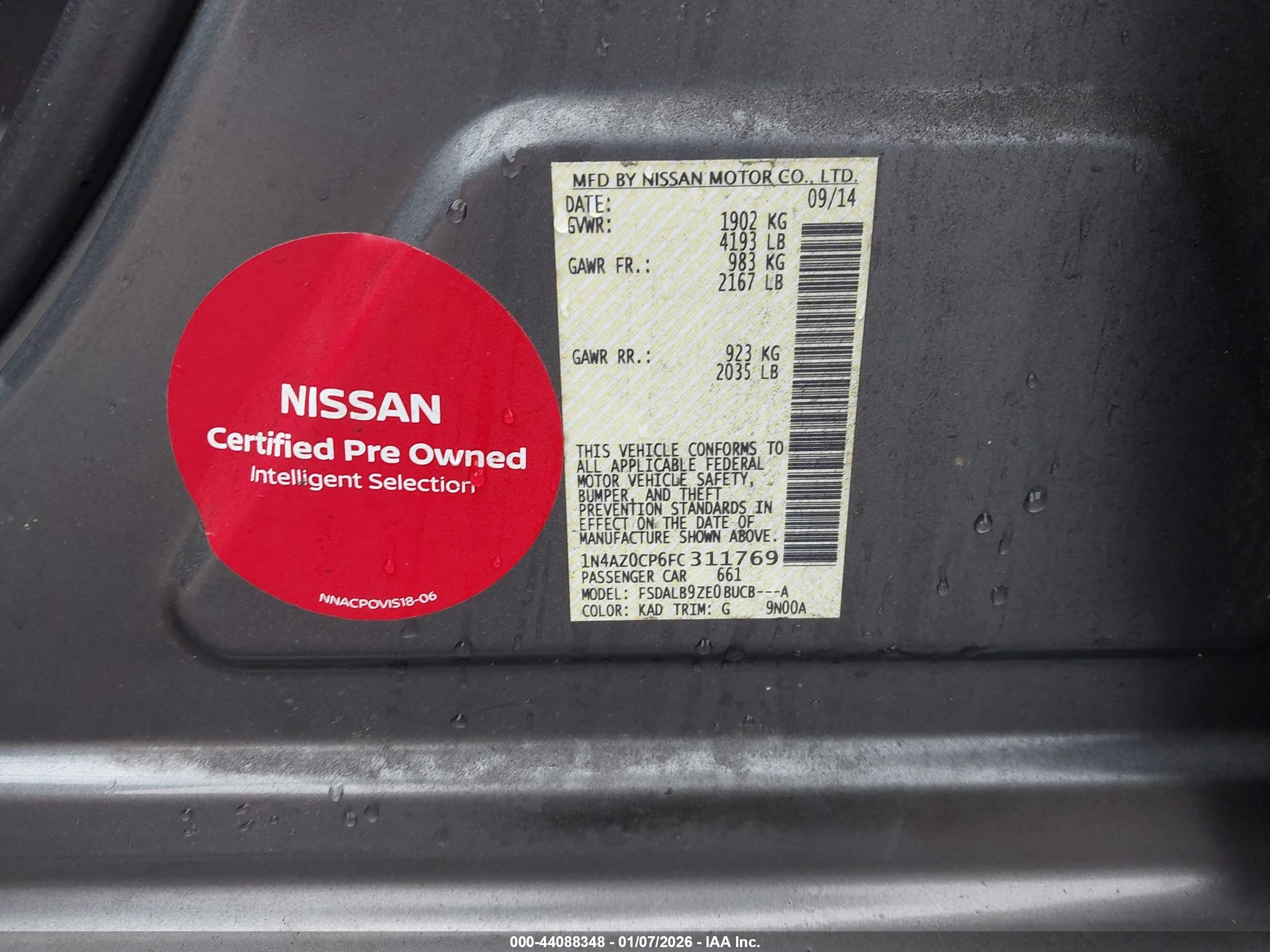 NISSAN LEAF image 9