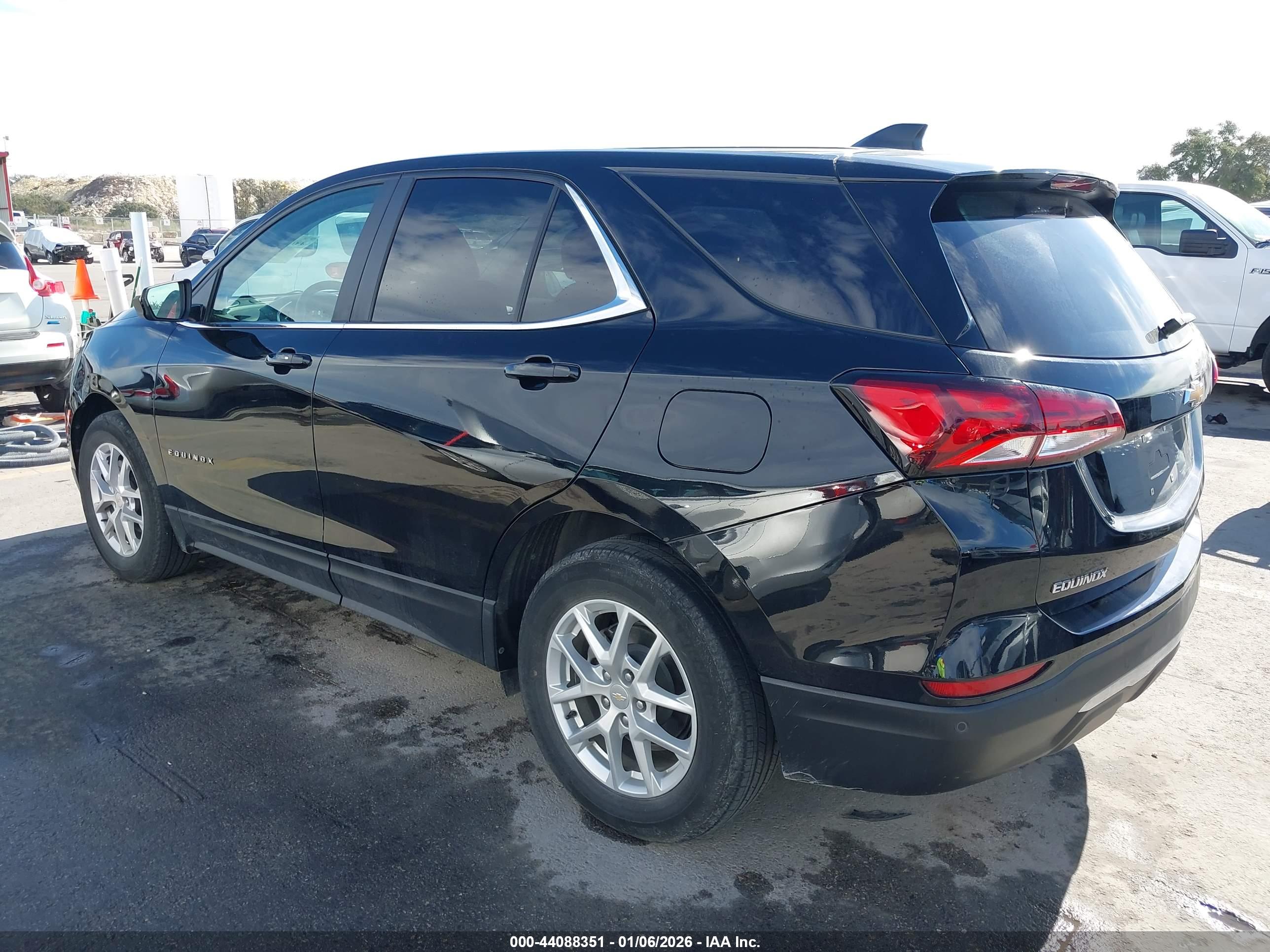 CHEVROLET EQUINOX image 3