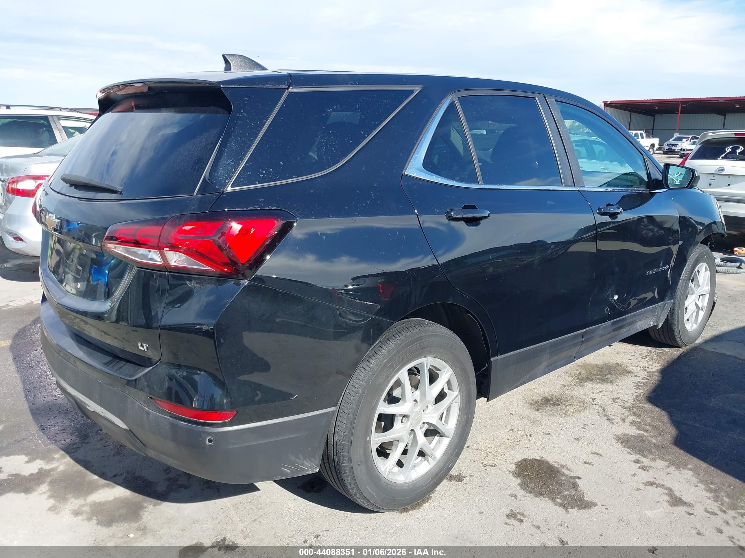 CHEVROLET EQUINOX image 4