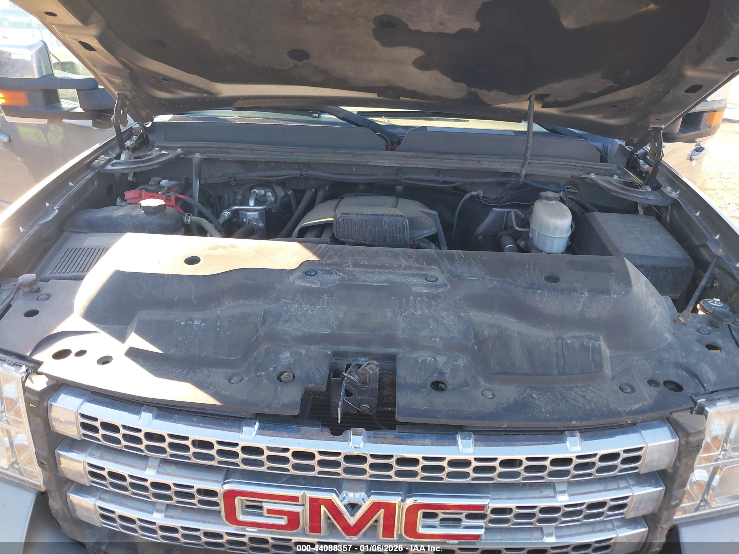 GMC SIERRA image 10