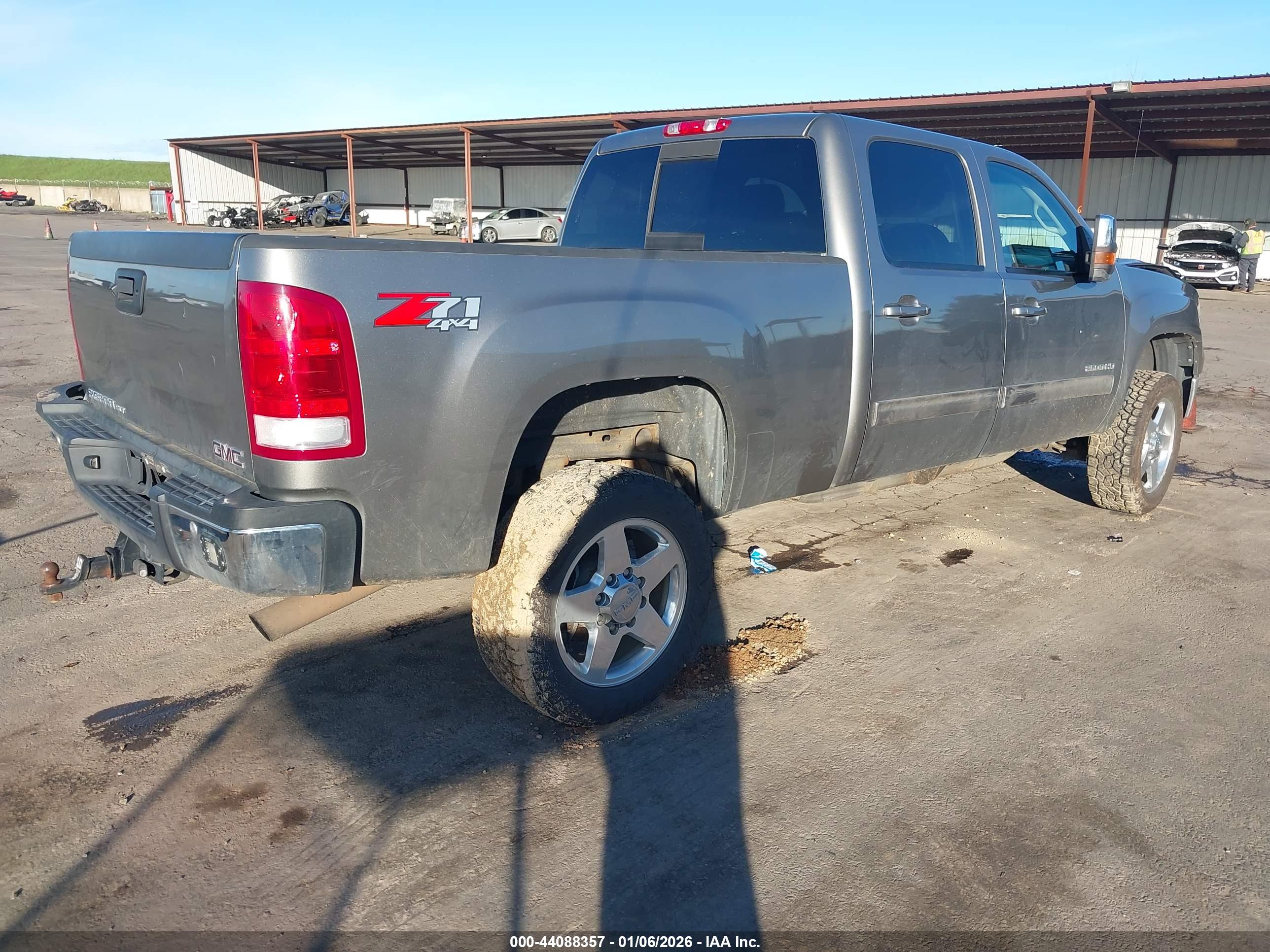 GMC SIERRA image 4