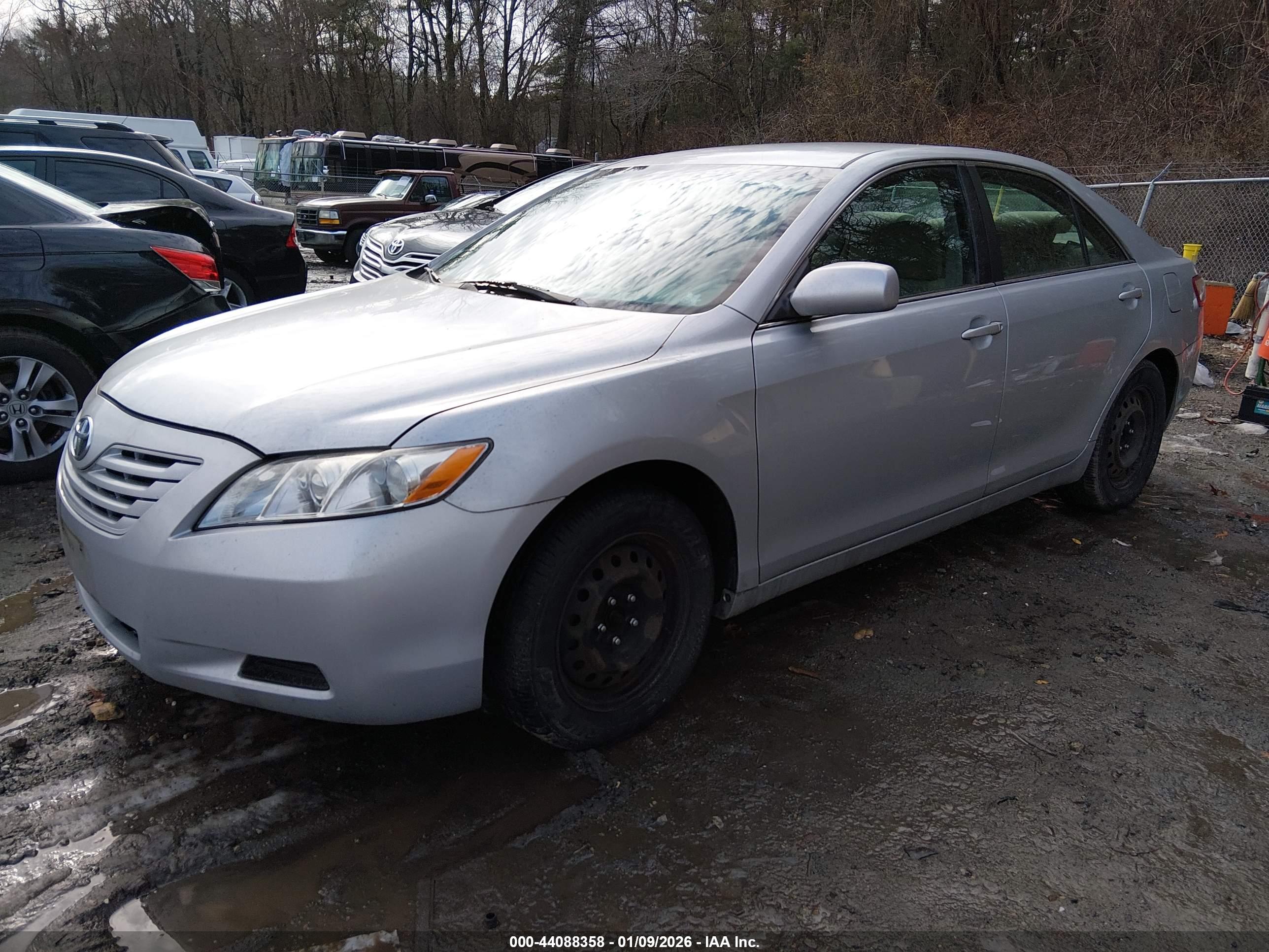 TOYOTA CAMRY image 2
