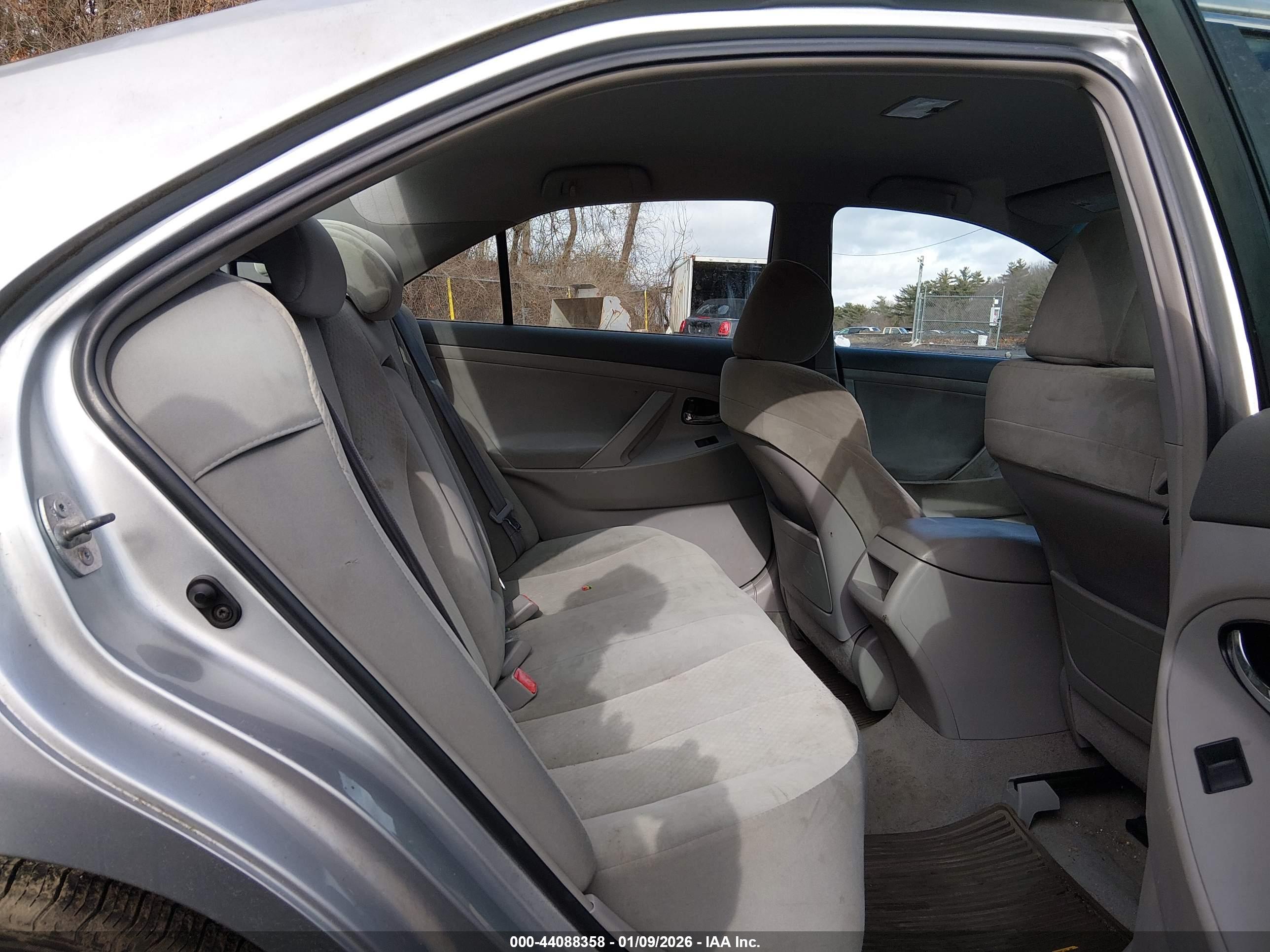 TOYOTA CAMRY image 8