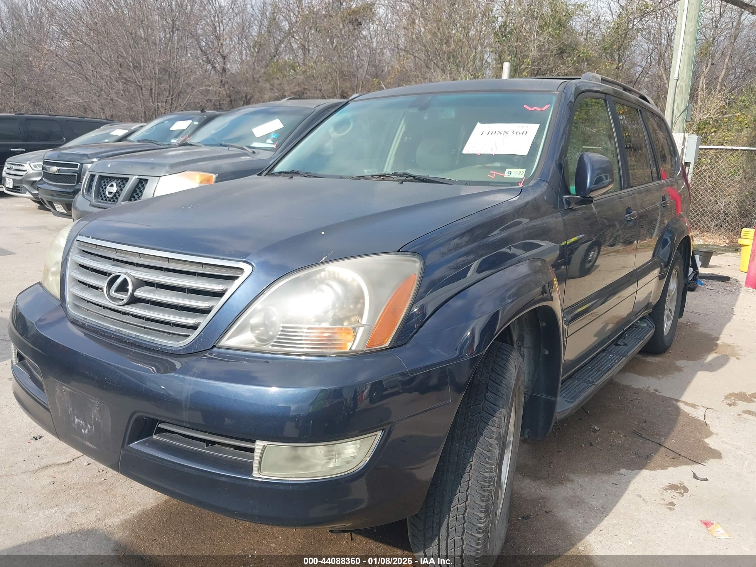 LEXUS GX image 2