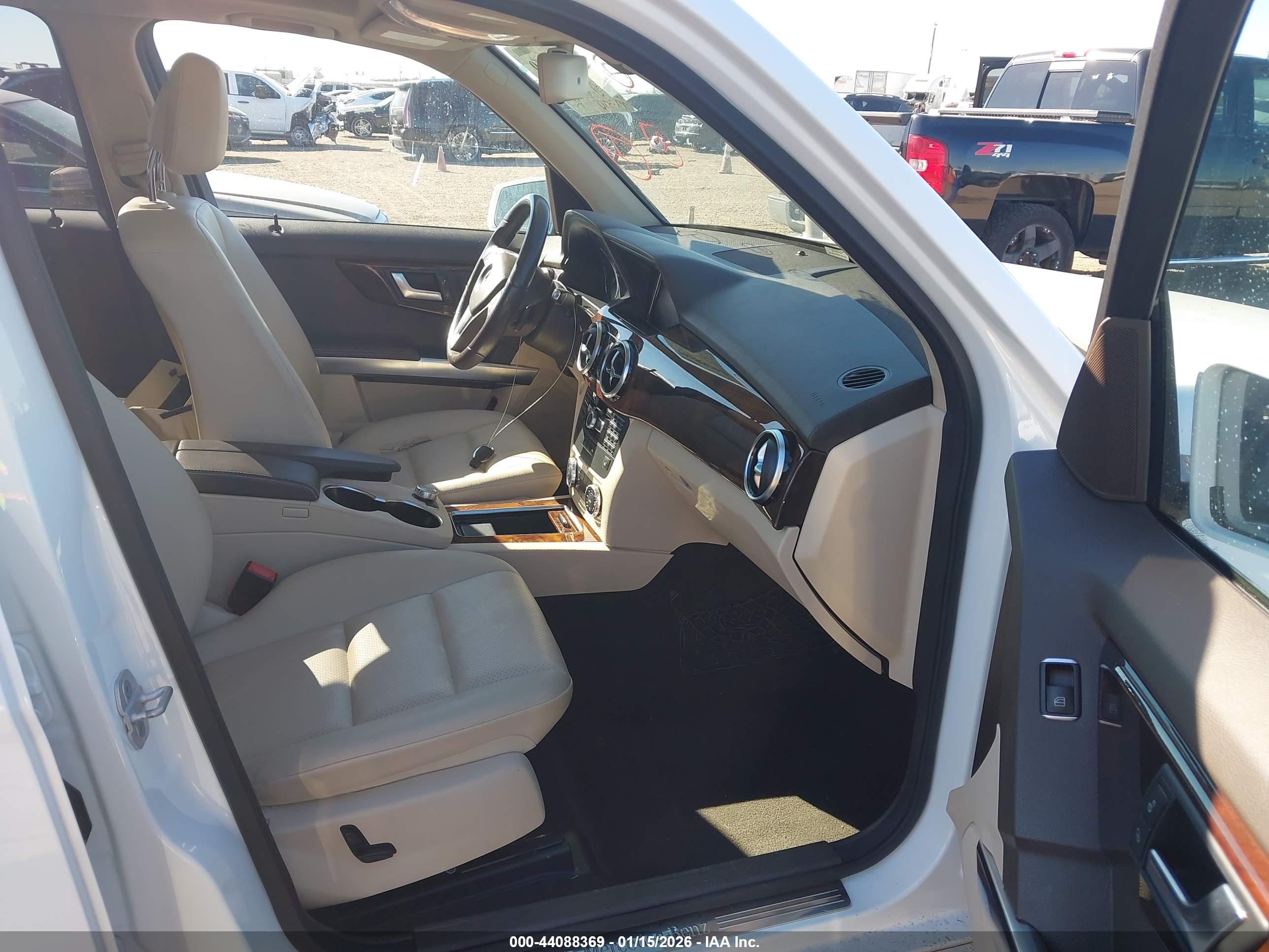 MERCEDES-BENZ GLK image 5