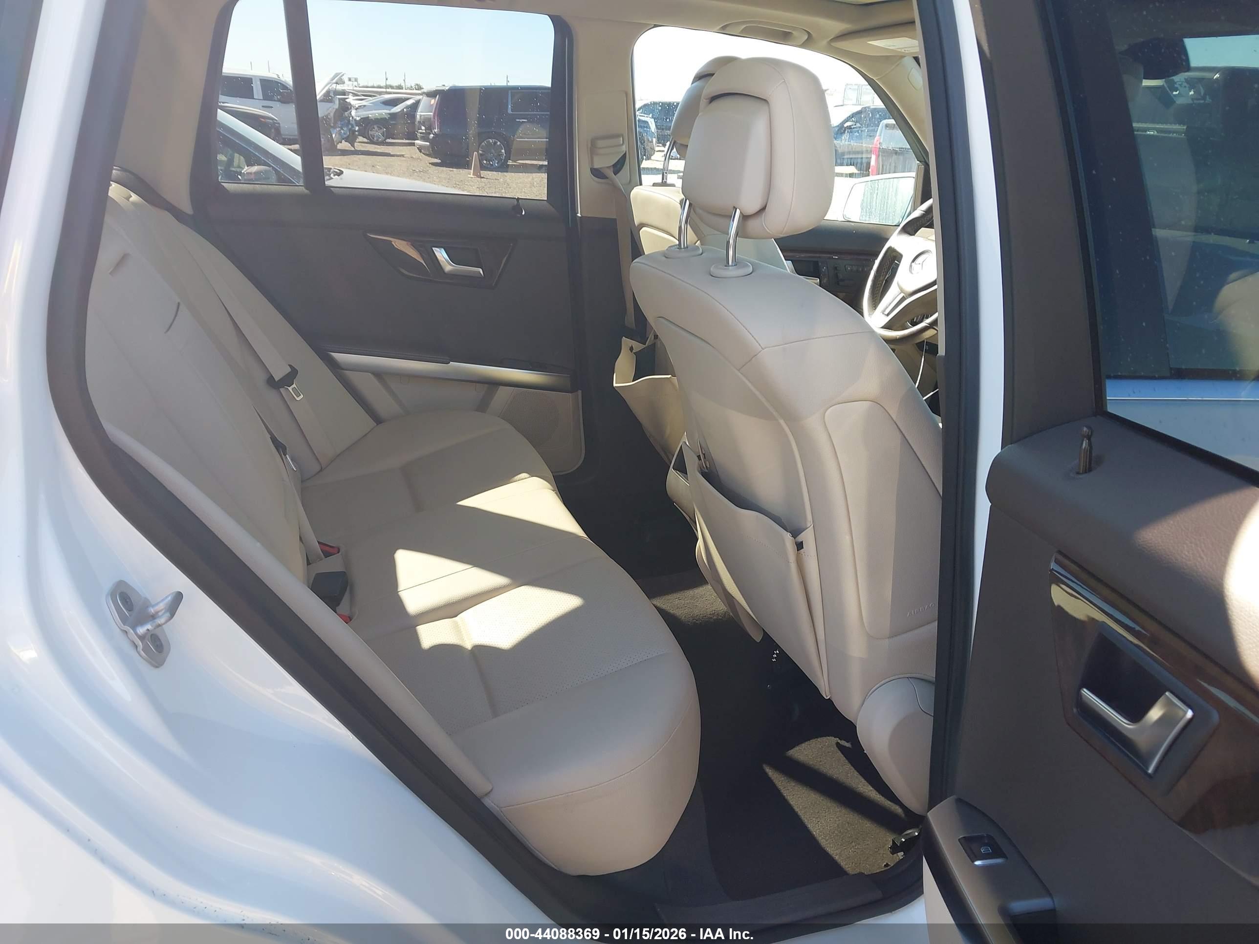 MERCEDES-BENZ GLK image 8