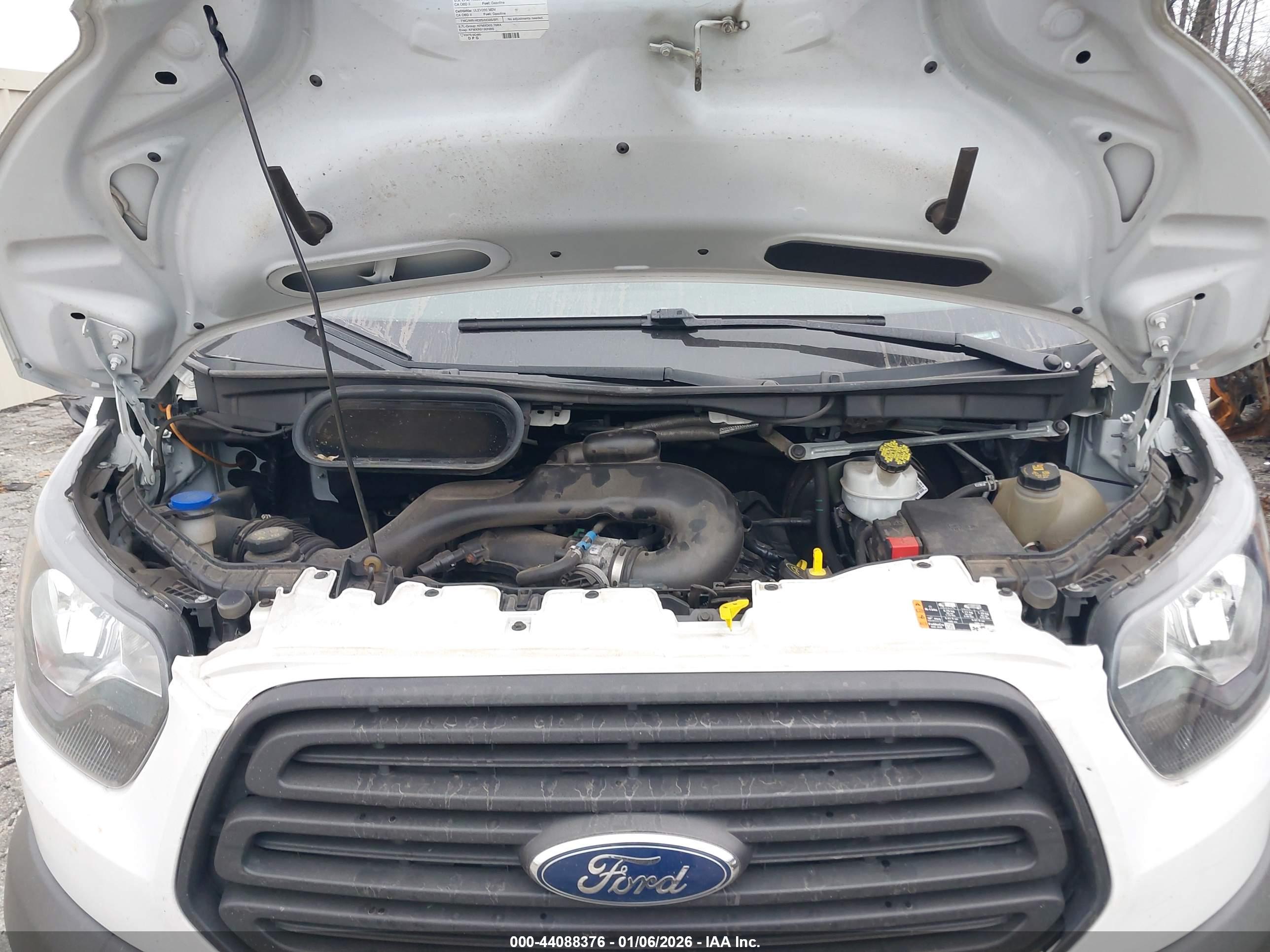 FORD TRANSIT-250 image 10