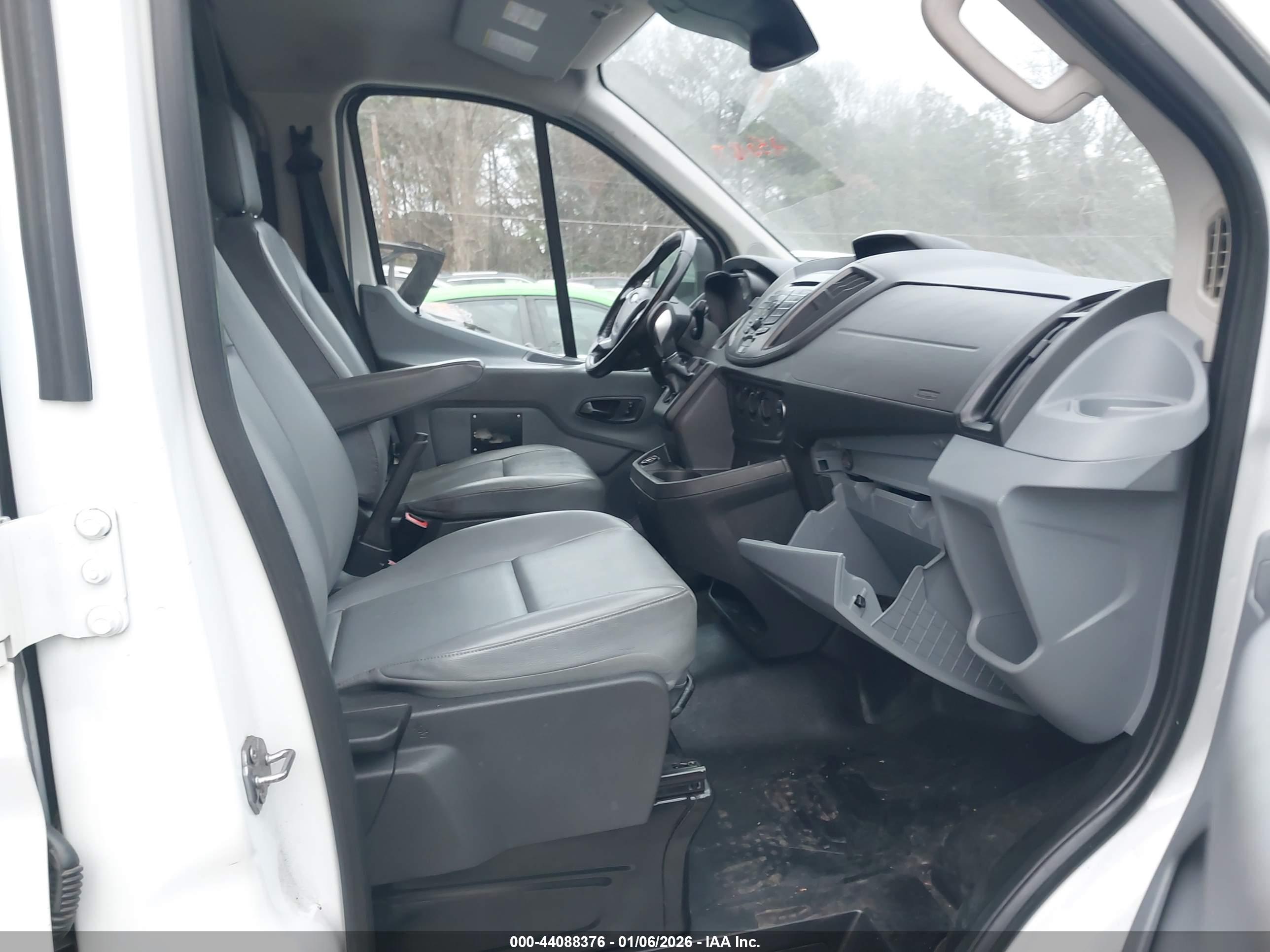 FORD TRANSIT-250 image 5